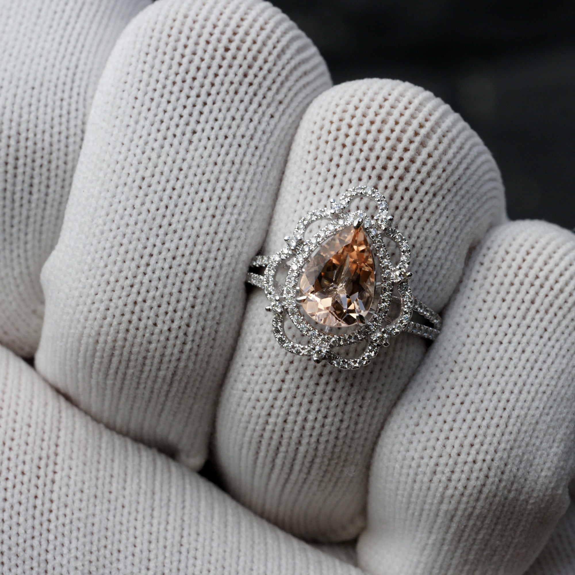 The Anastasia Pear Morganite Ring (10x7)