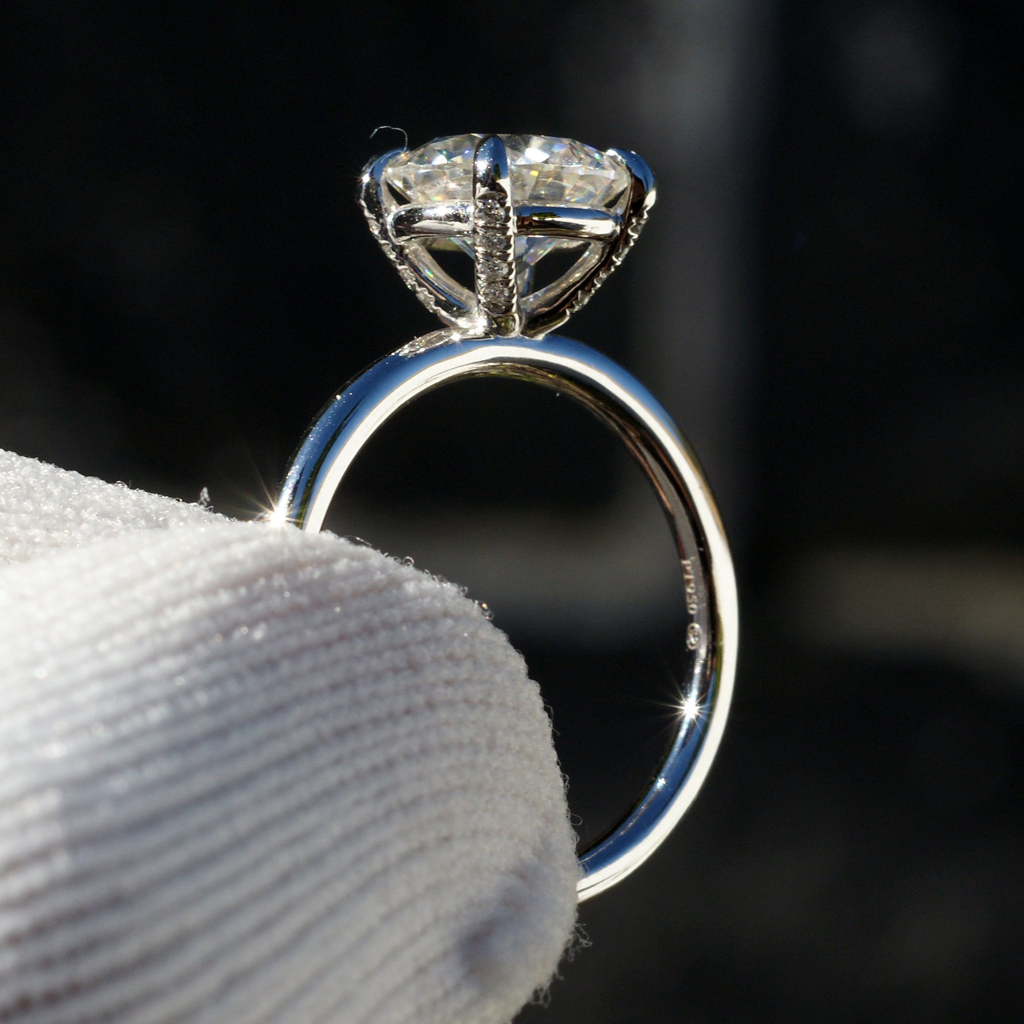 The Ava Round Moissanite Ring 8mm (1.5mm Band)