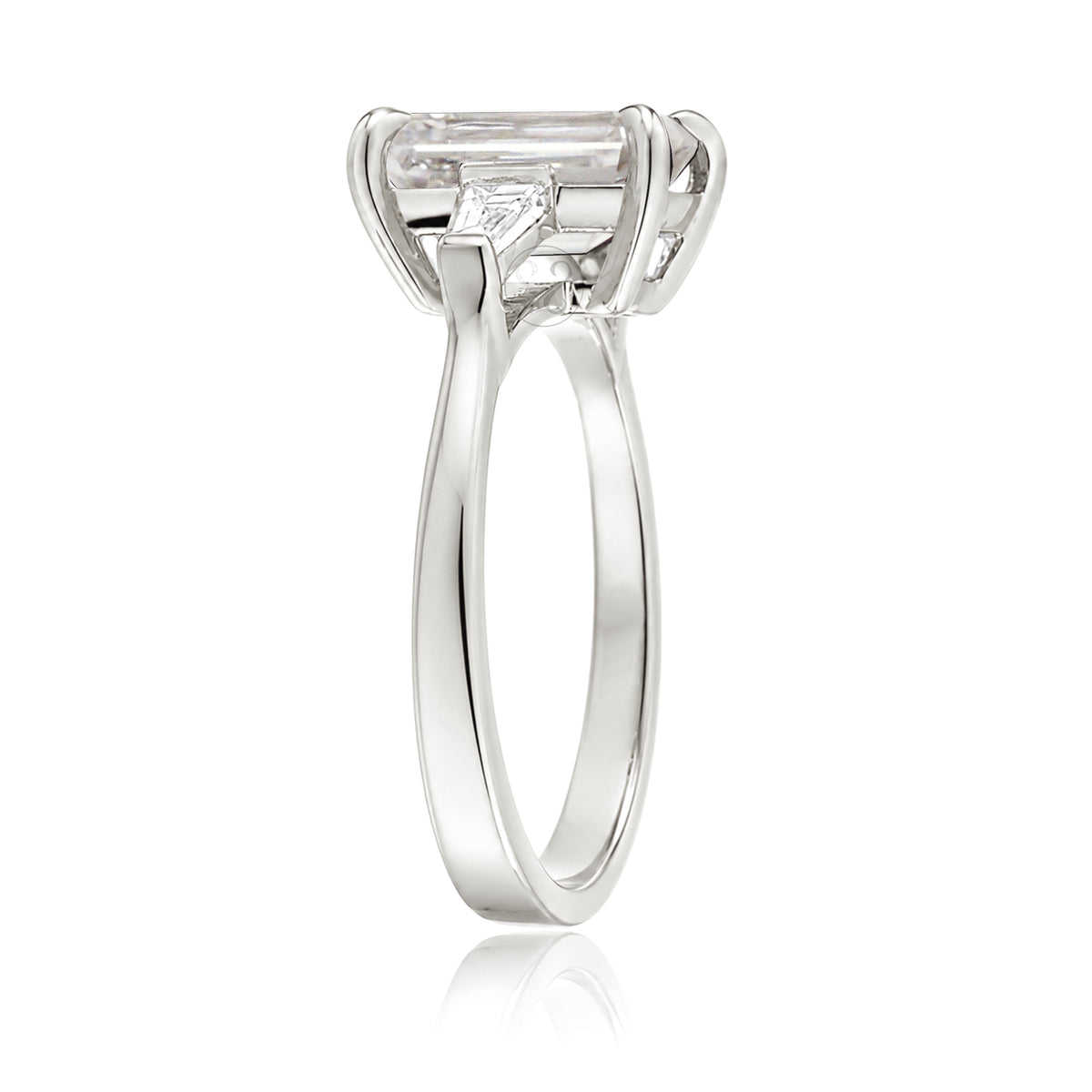 The Alice Radiant Cut Diamond Ring (Lab Grown)