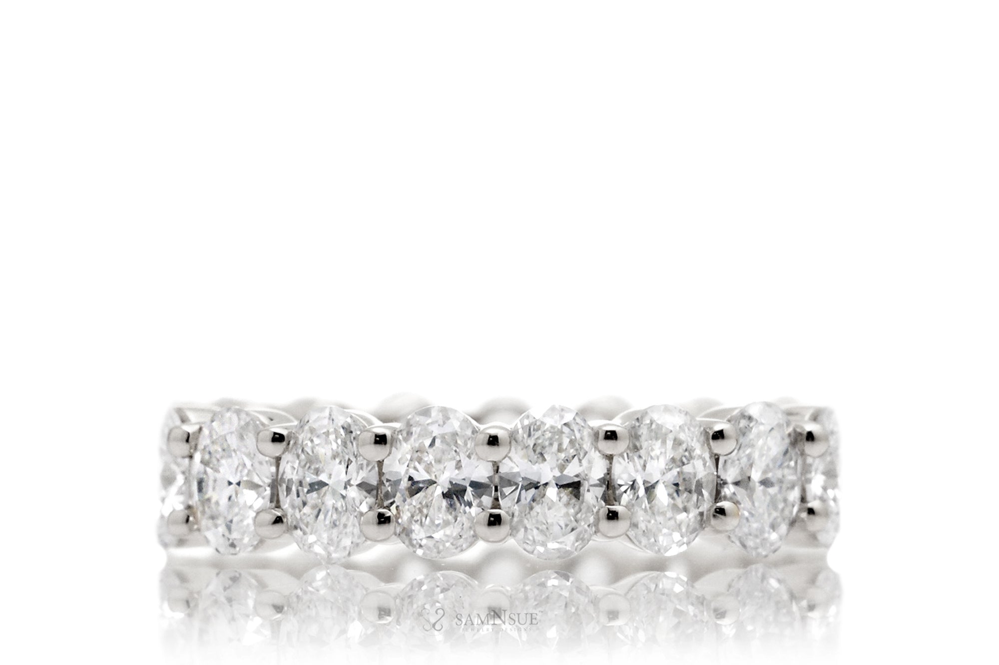 The Amelia Oval Diamond Eternity (Lab Grown)