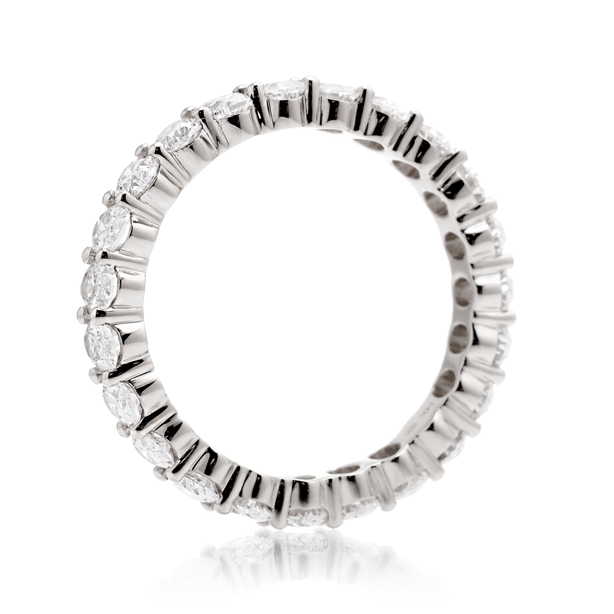 The Amelia Oval Diamond Eternity (Lab Grown)