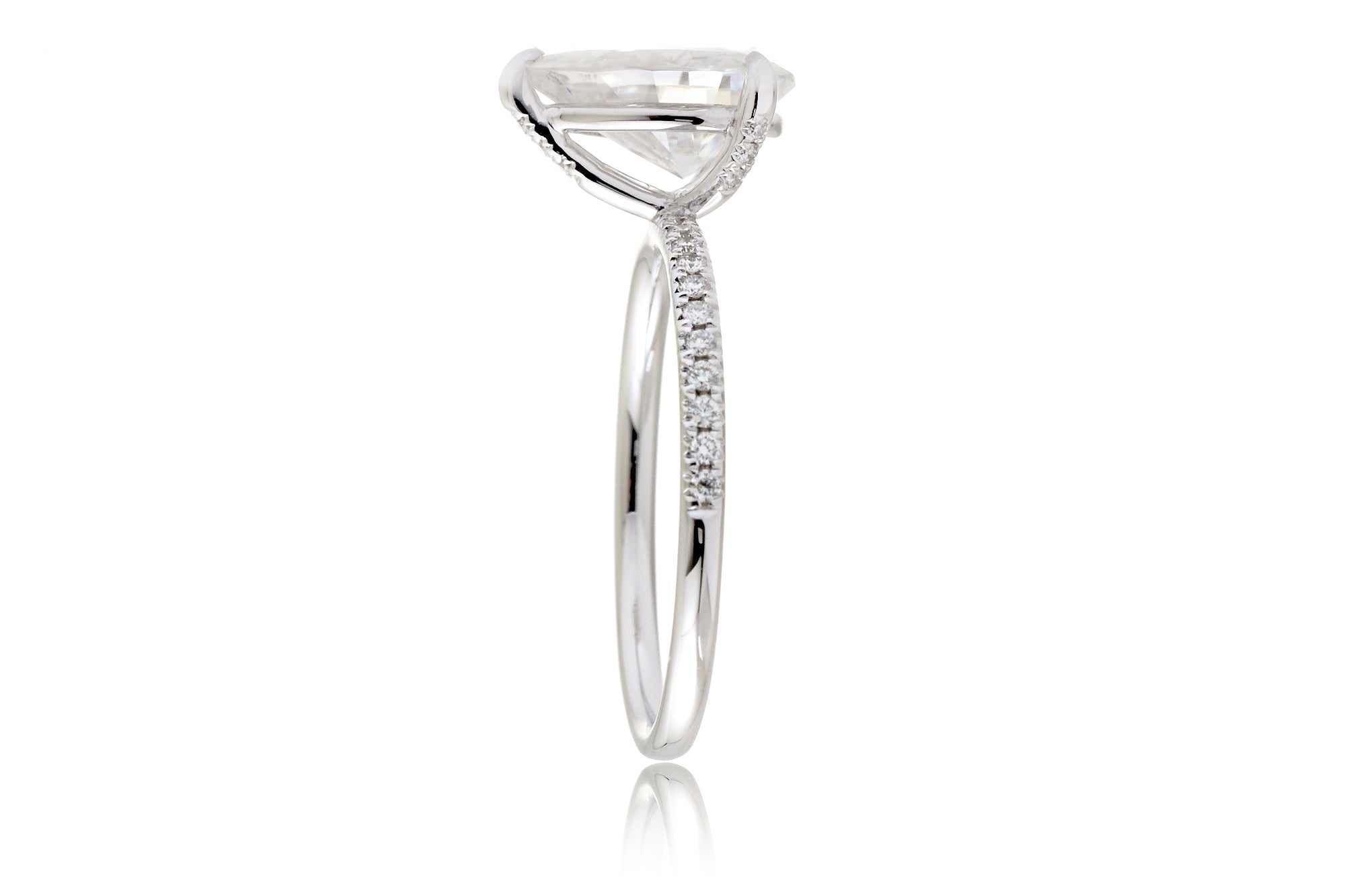 The Ava Pear Diamond Ring (Lab-Grown)