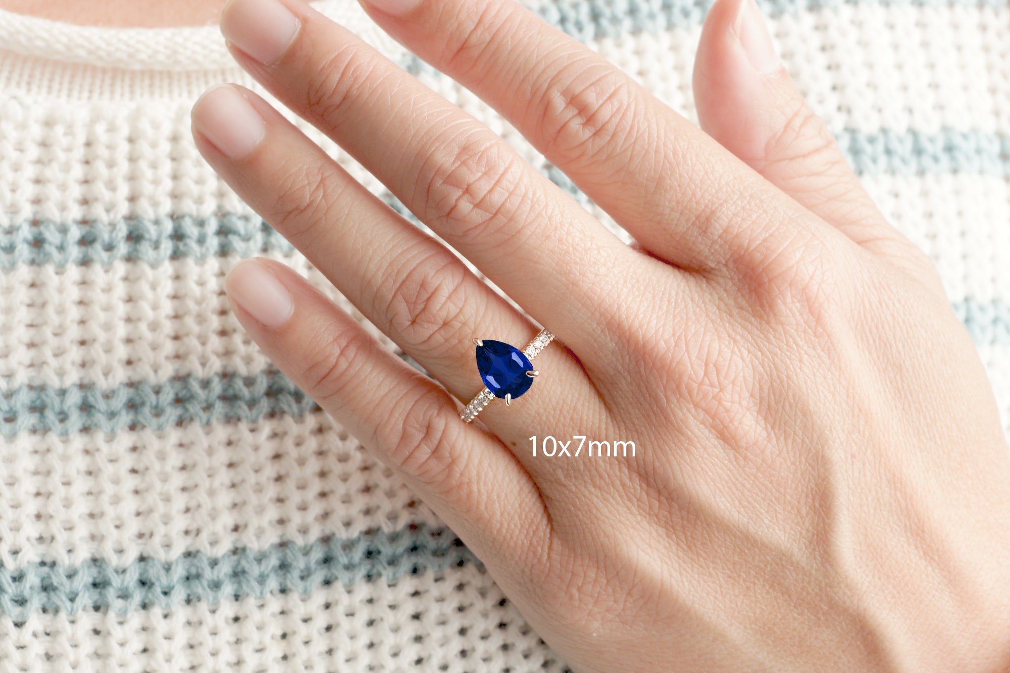The Ava Pear Sapphire Ring (Lab-Grown)