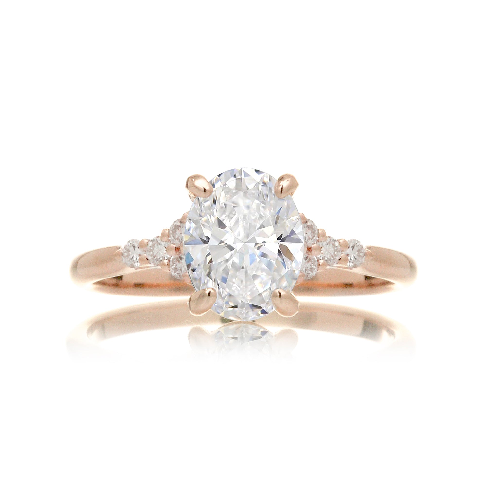 Oval diamond ring in rose gold with side diamonds lab-grown - the Chloe ring