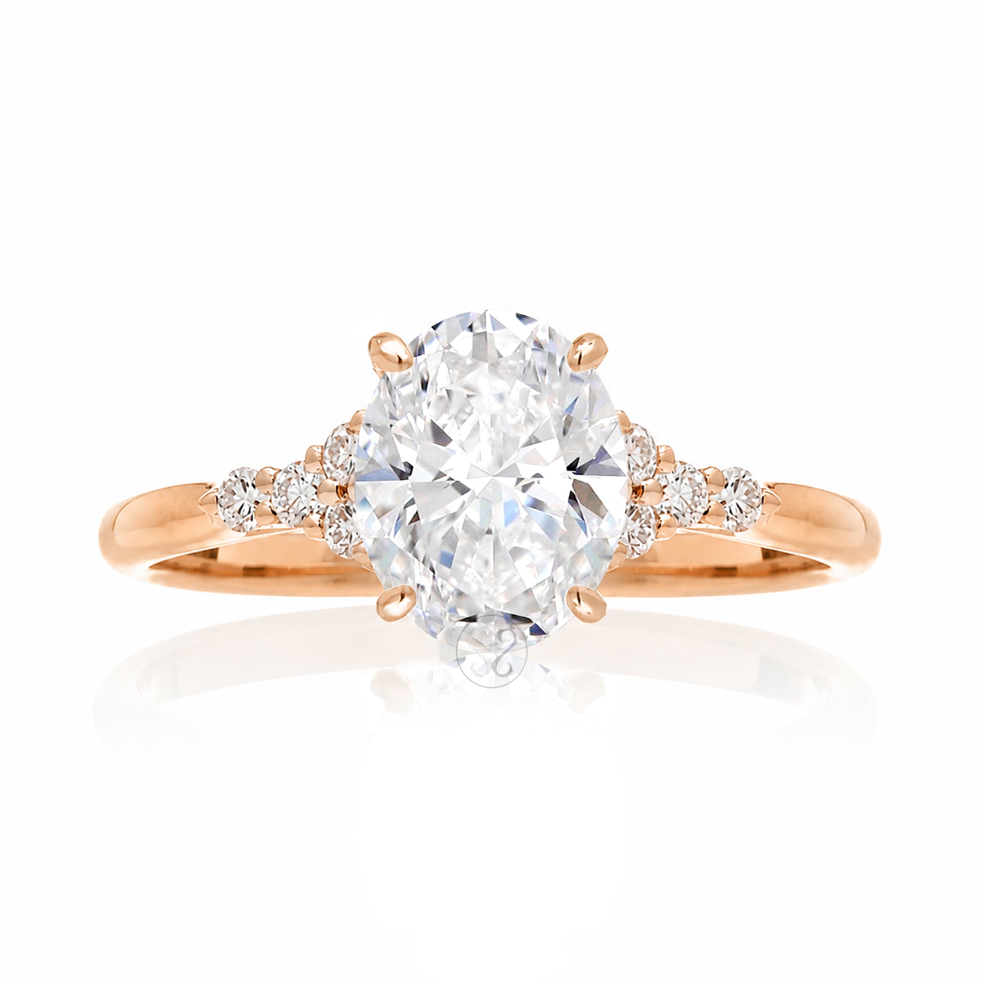 Oval diamond ring in rose gold with side diamonds lab-grown - the Chloe ring
