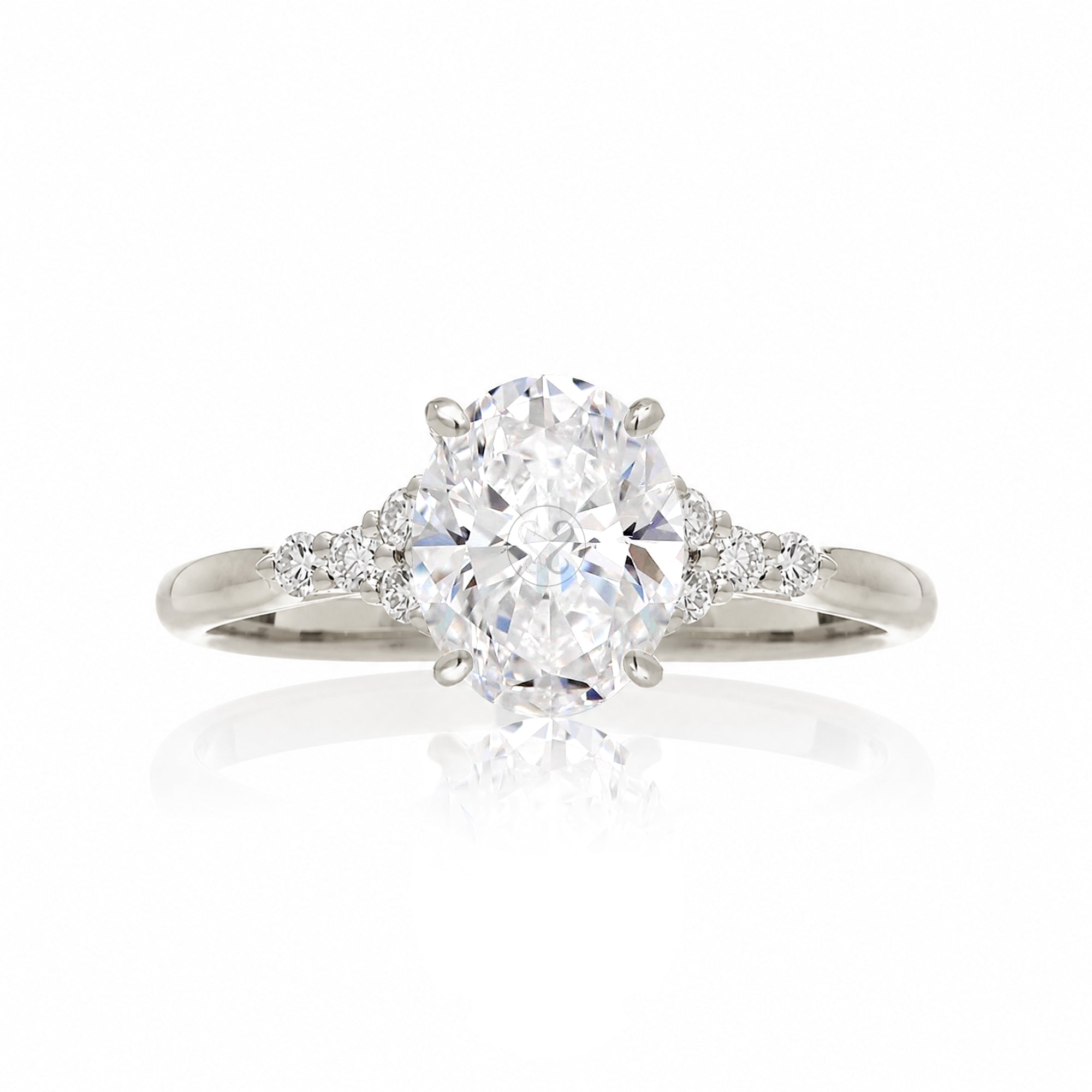 Oval diamond ring in white gold with side diamonds lab-grown - the Chloe ring