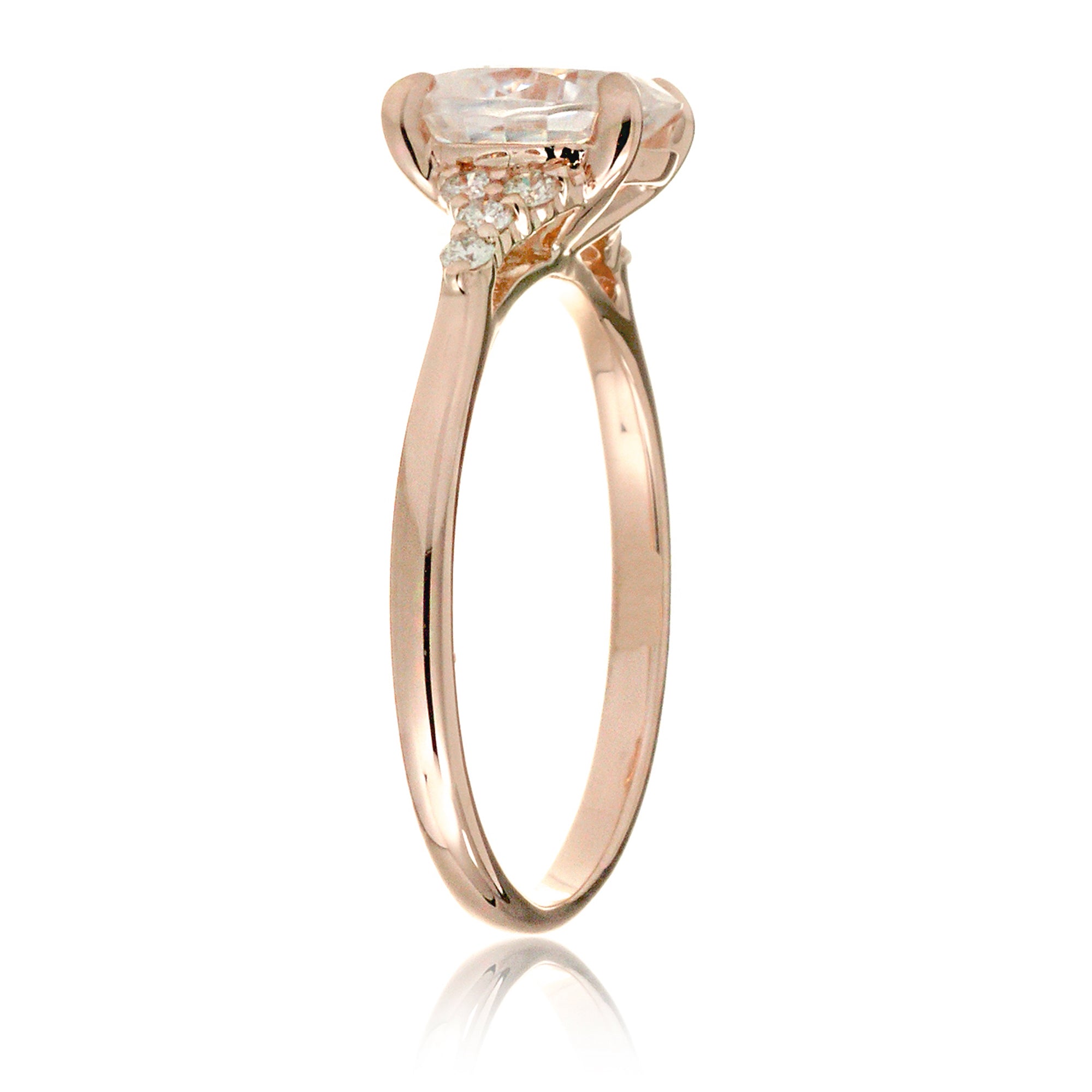 Oval diamond ring in rose gold with side diamonds lab-grown - the Chloe ring