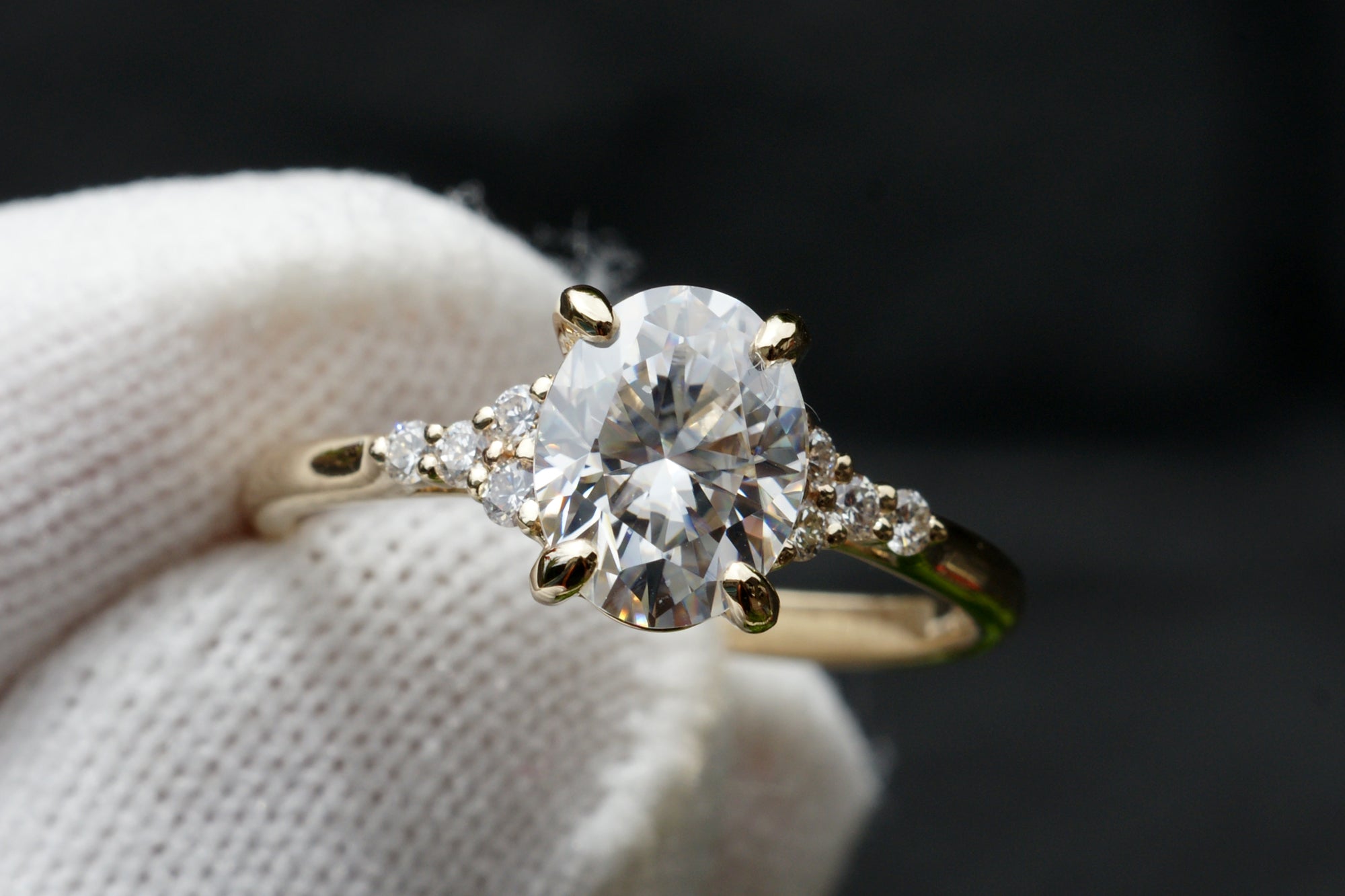The Chloe Oval Moissanite Ring (Lab-Grown)