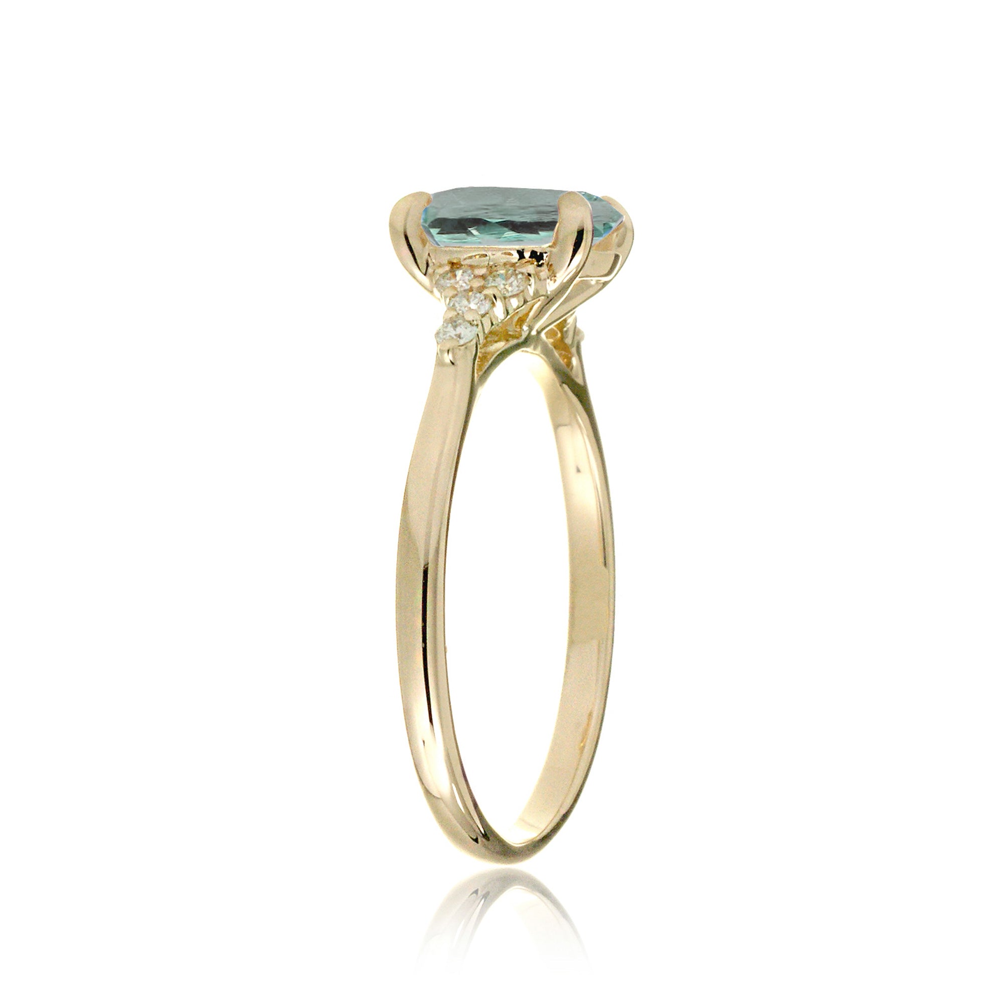 The Chloe Oval Green Sapphire Ring (Lab-Grown)