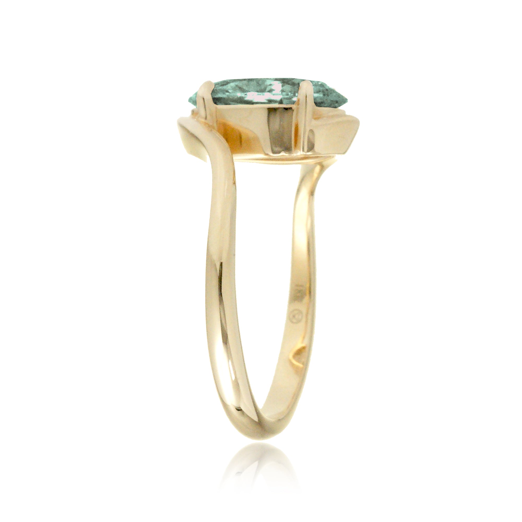 Green Sapphire Engagement Ring in Yellow Gold – Oval Cut with Diamond Accents