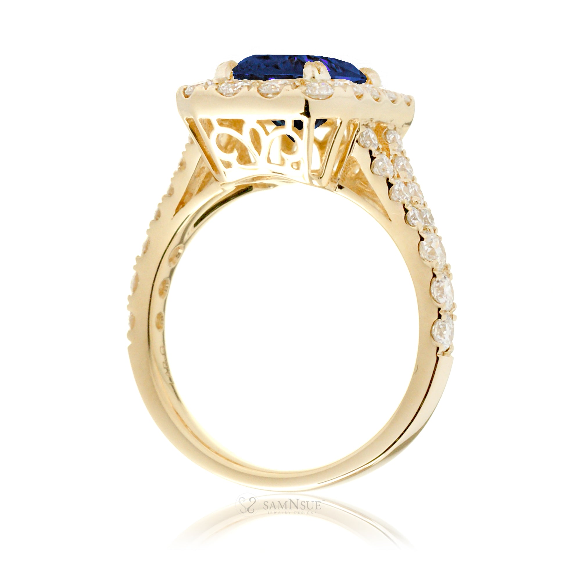 the-meghan-cushion-cut-blue-sapphire-engagement-ring-yellow-gold