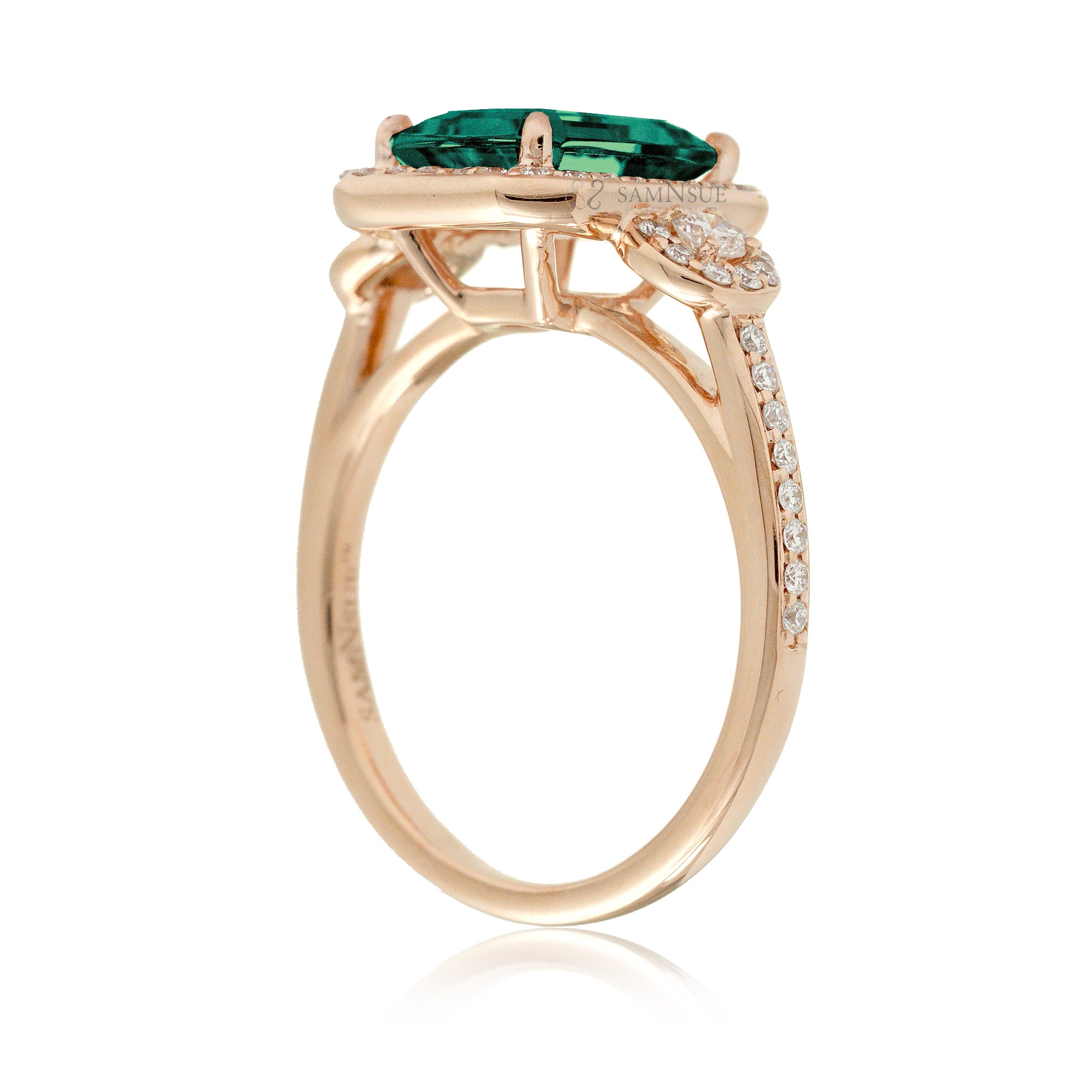 Green Emerald Ring with Diamonds – Emerald Cut Design