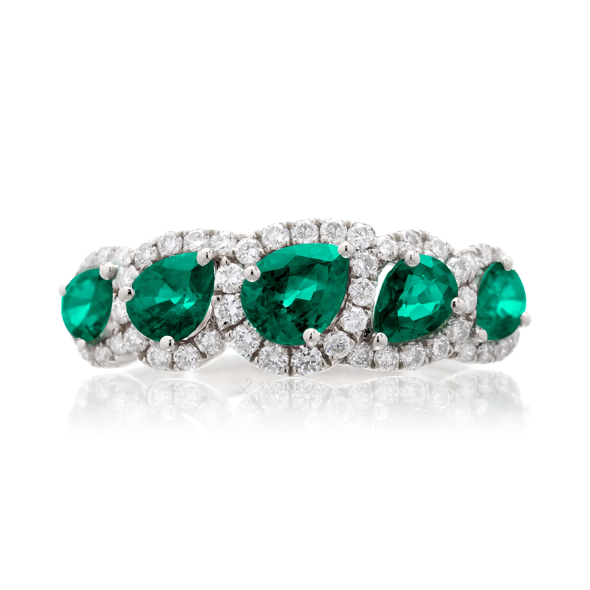 The Betty Pear Emerald & Diamond Halo Band