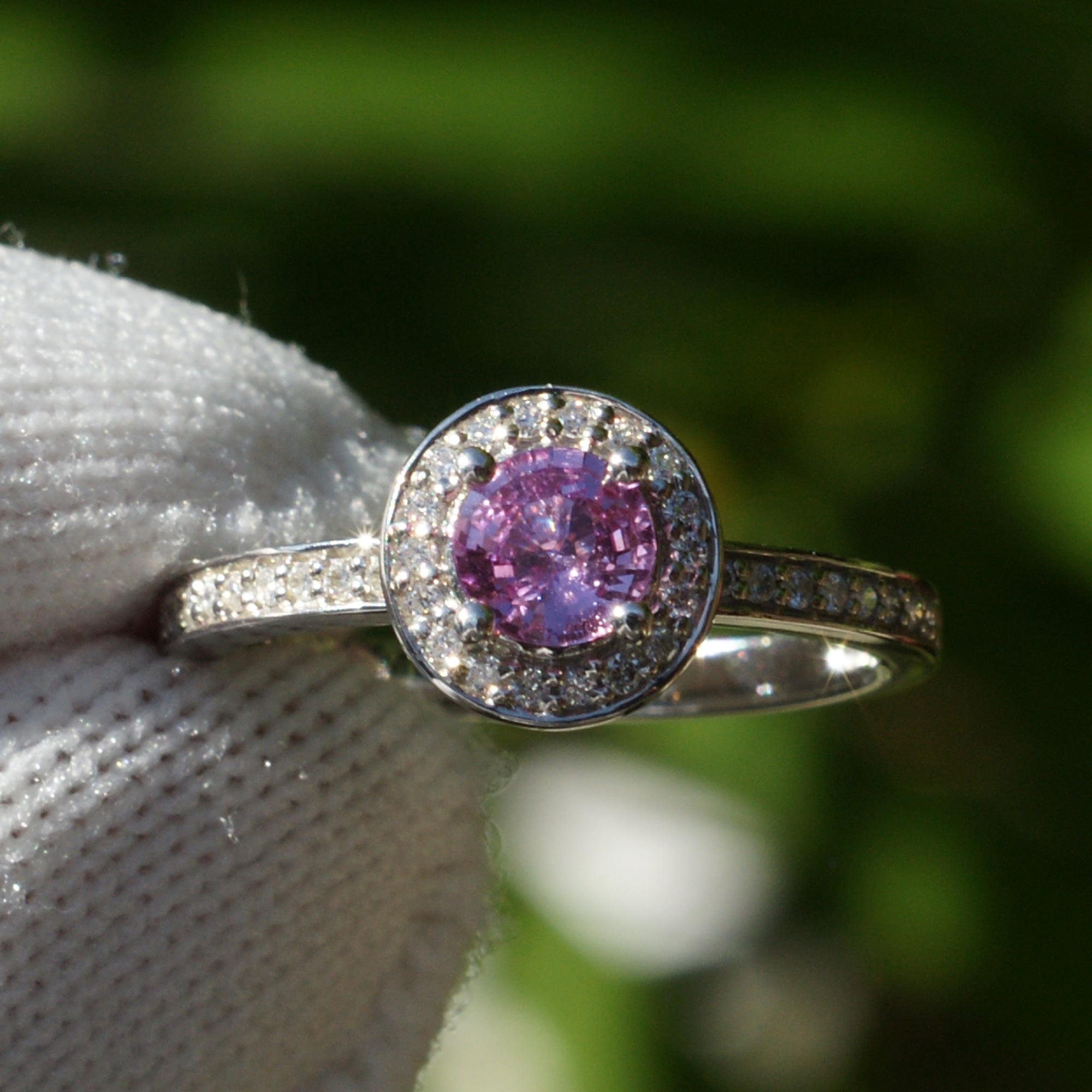 The Fleur De Lys Round Pink Sapphire (5mm)