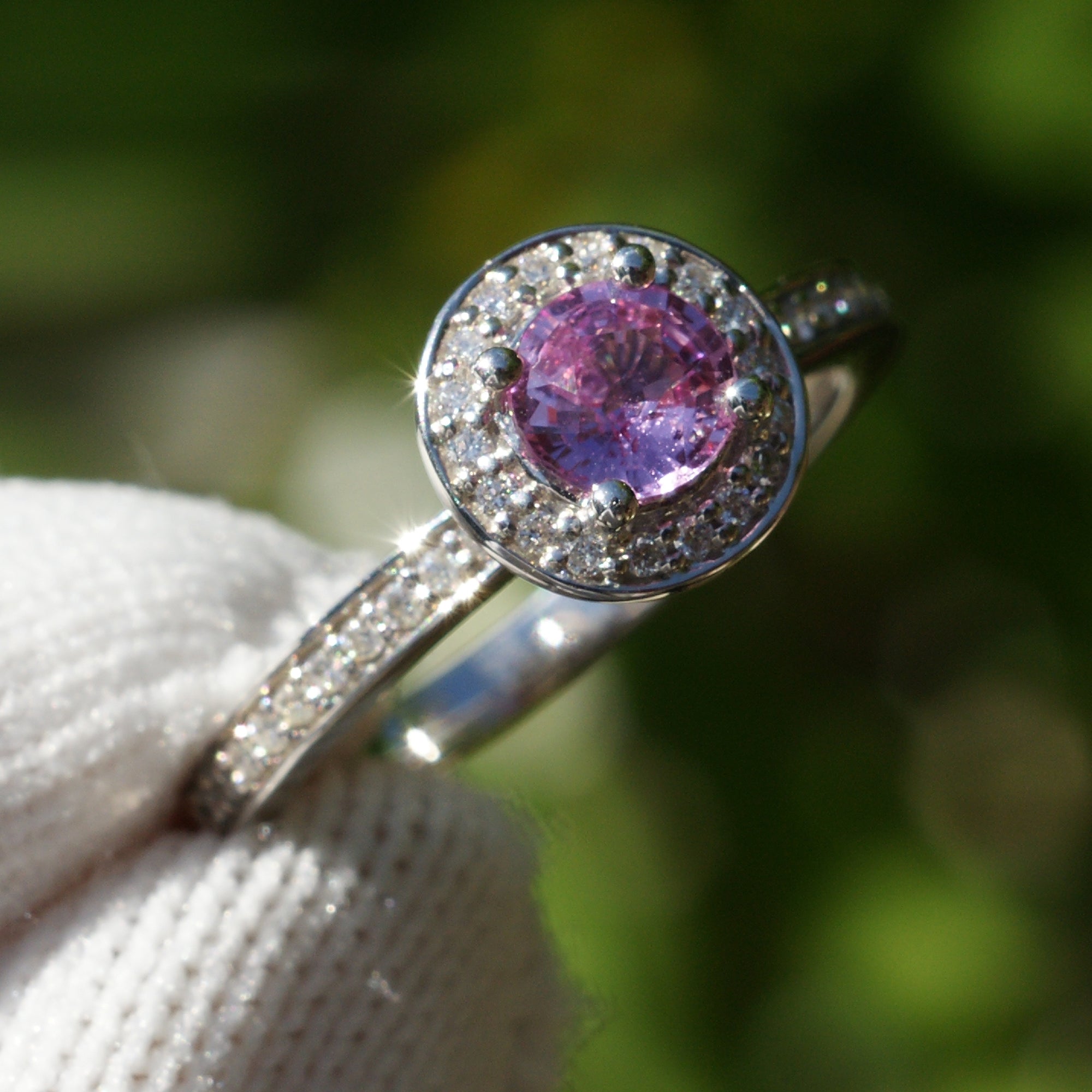 The Fleur De Lys Round Pink Sapphire (5mm)