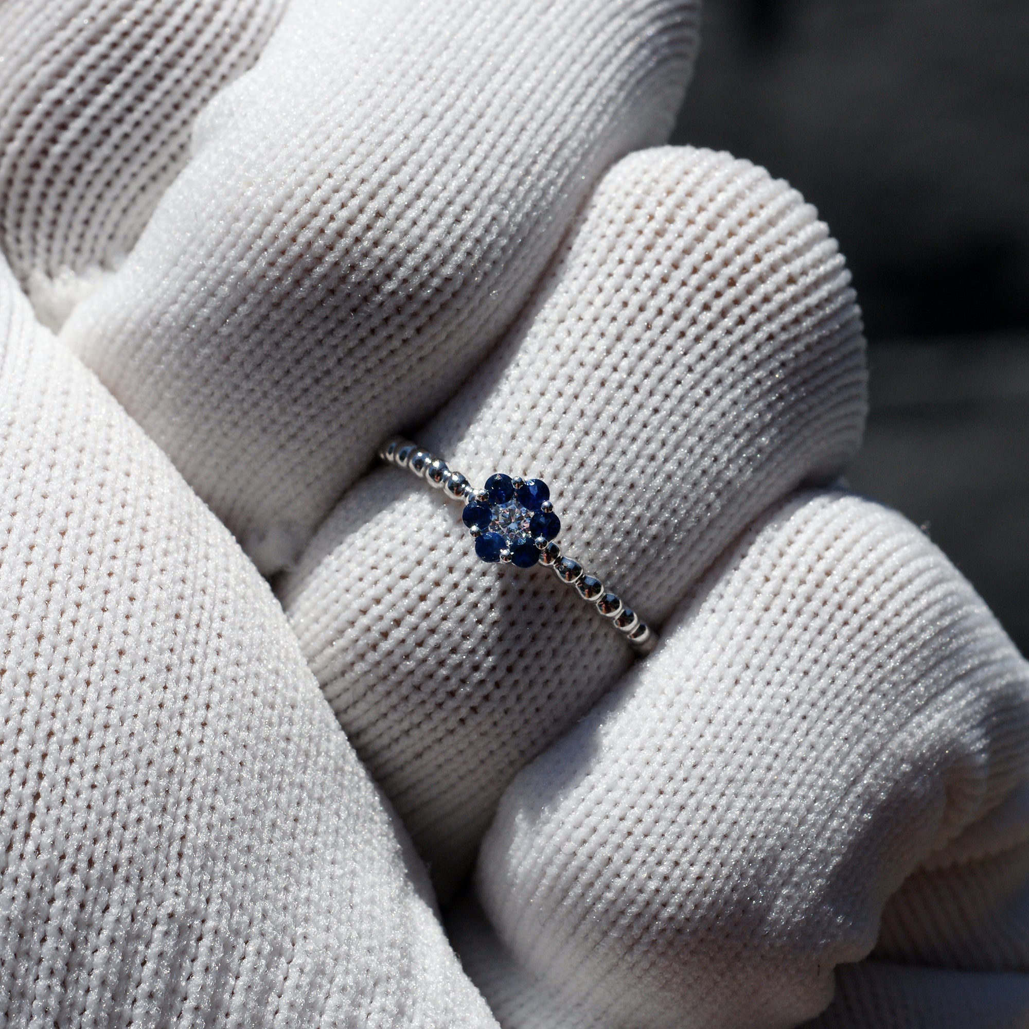 The Gold Bead Sapphire Flower Ring 18k White Gold