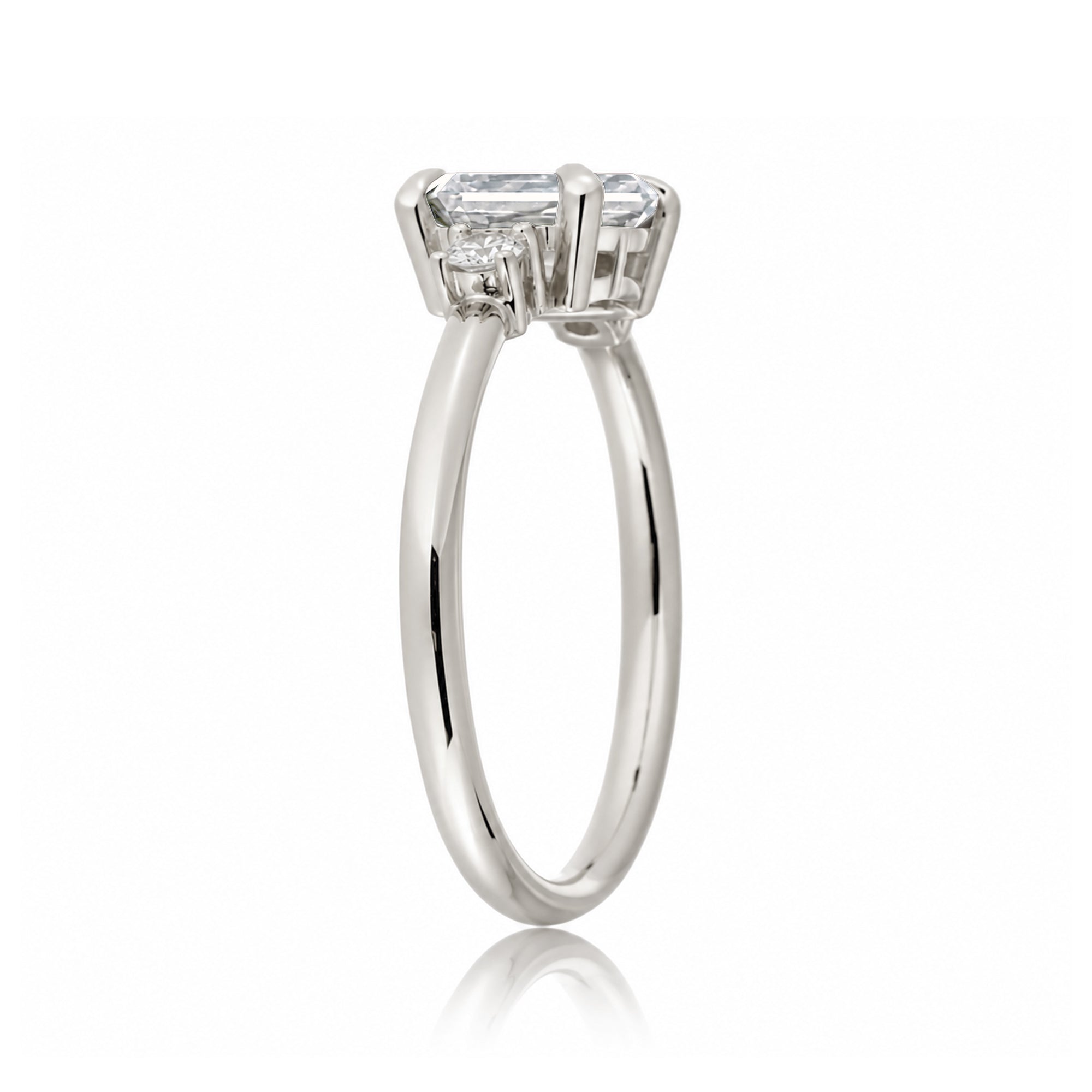 The Lena Radiant Cut Diamond Ring (Lab-Grown)