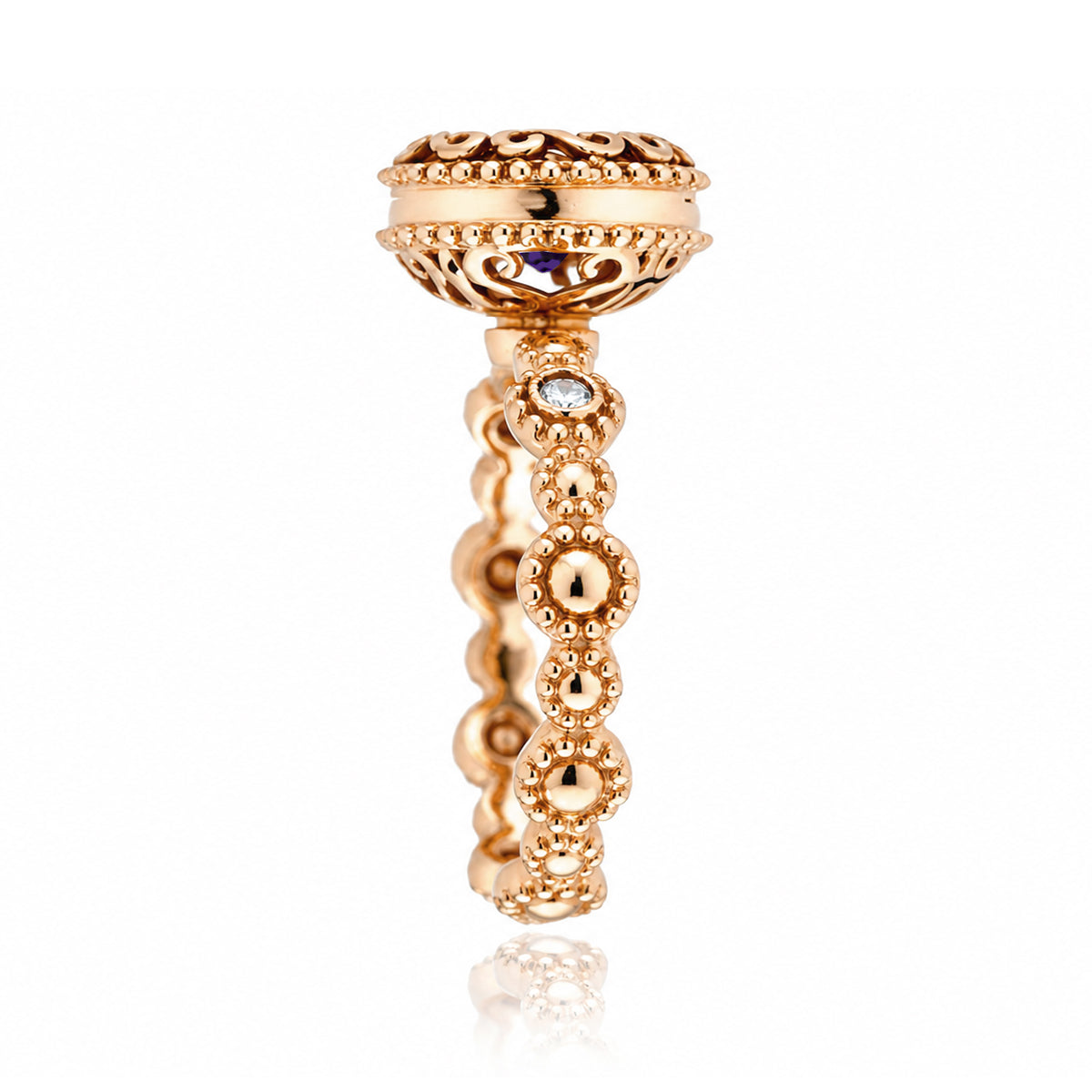 The Nilda Oval Amethyst Ring