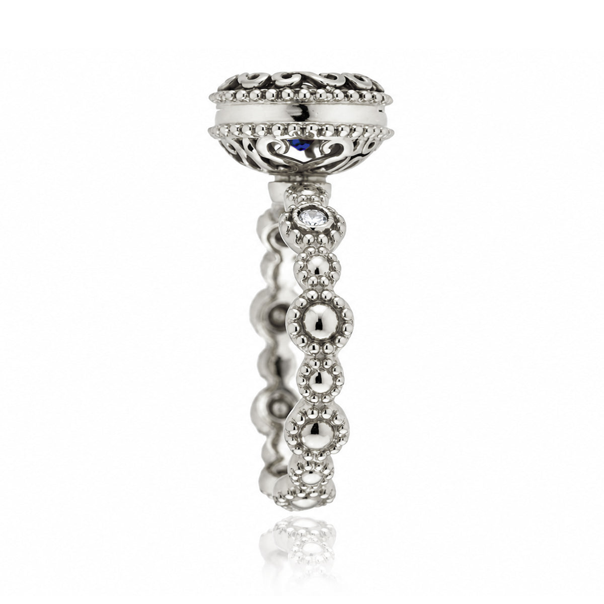 The Nilda Oval Blue Sapphire Ring