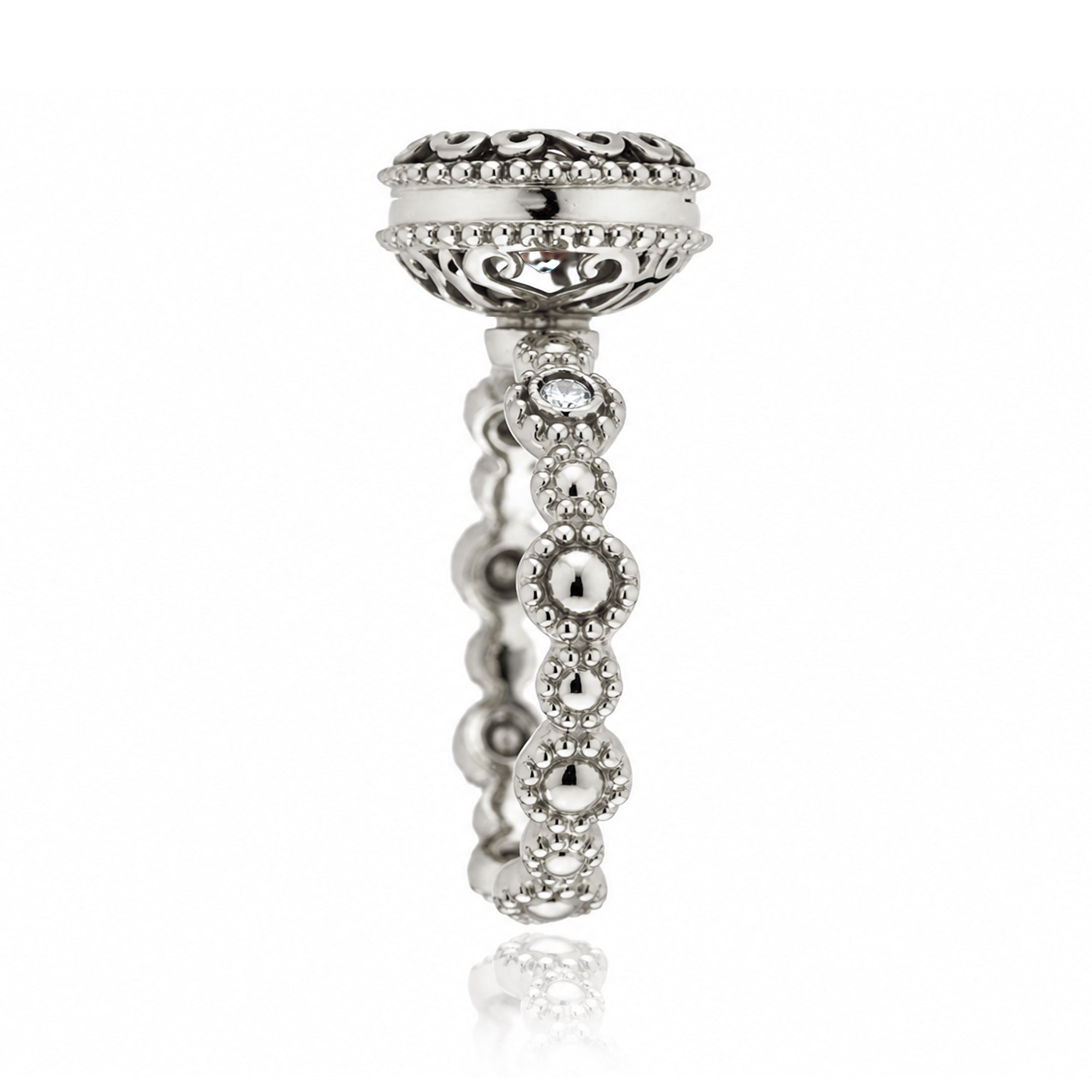The Nilda Oval Morganite Ring