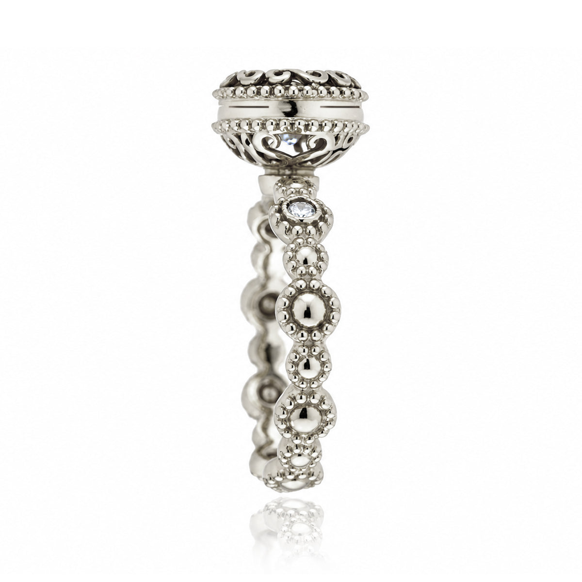 The Nilda Round Diamond Ring