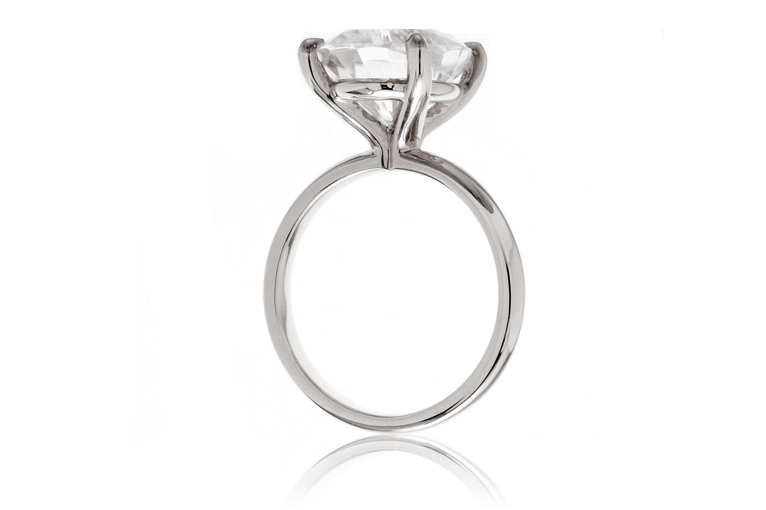 The Kim Solitaire  Oval Diamond ( Lab-Grown)