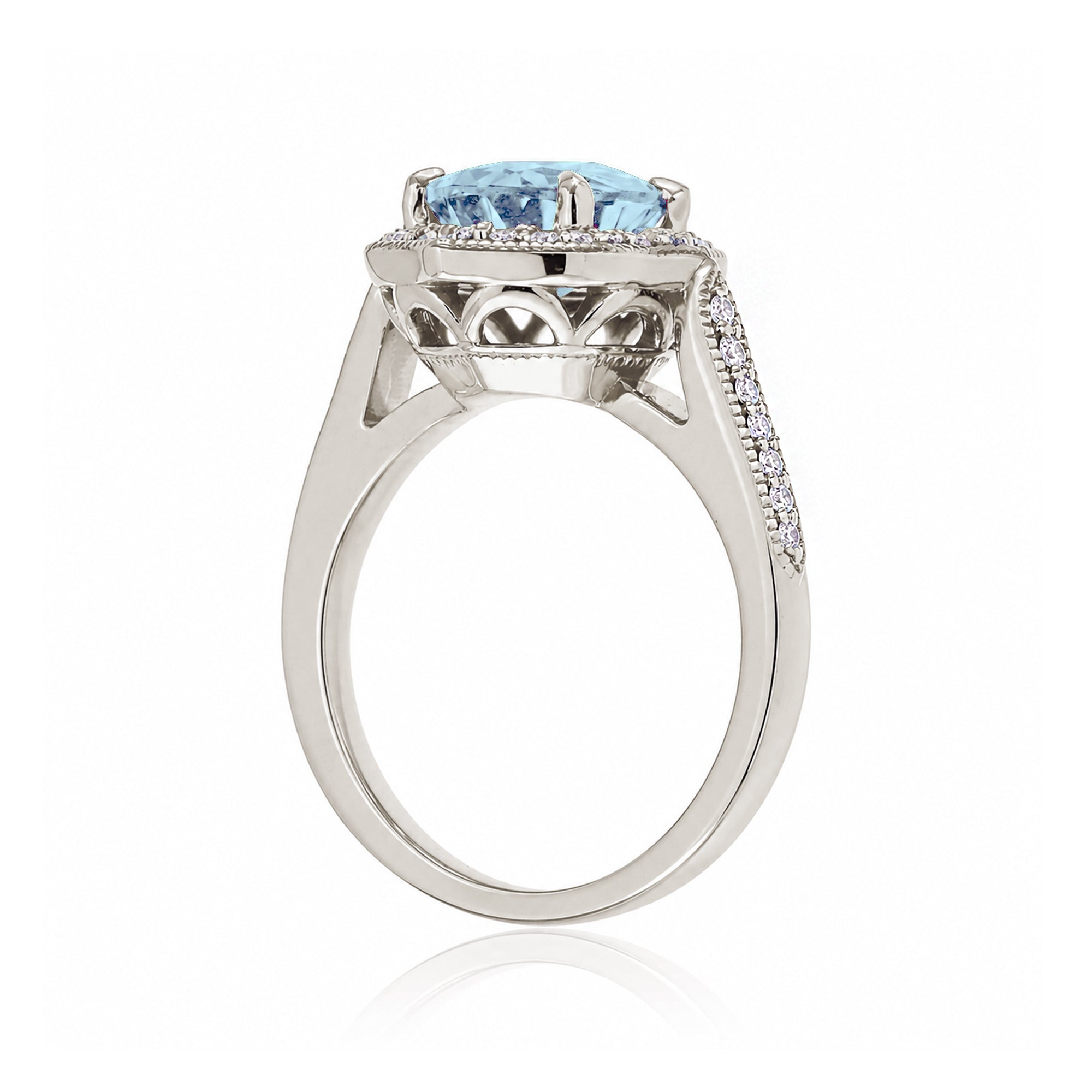 Elegant Oval Aquamarine and Diamond Ring in White Gold