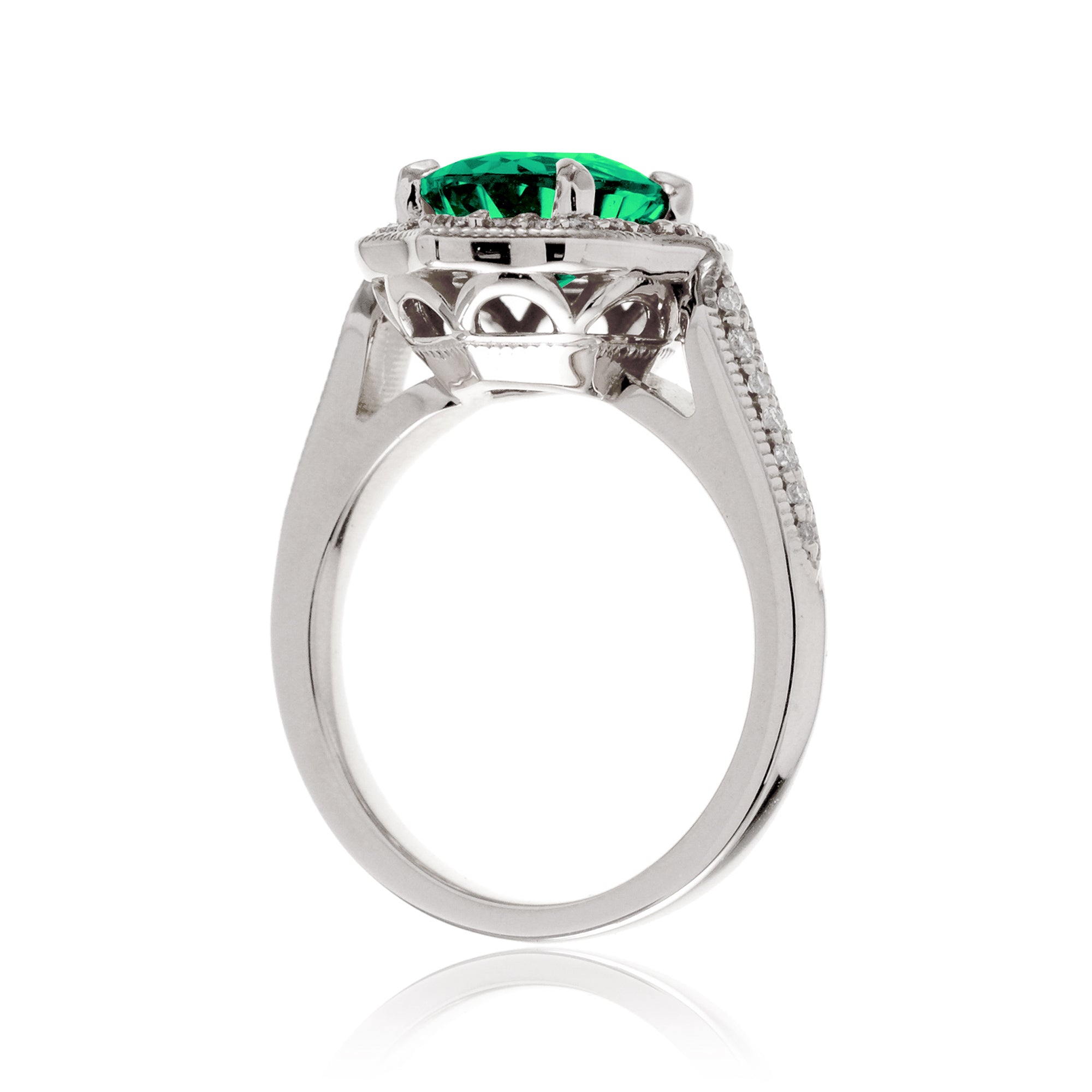 Elegant Oval Emerald and Diamond Ring in White Gold Platinum