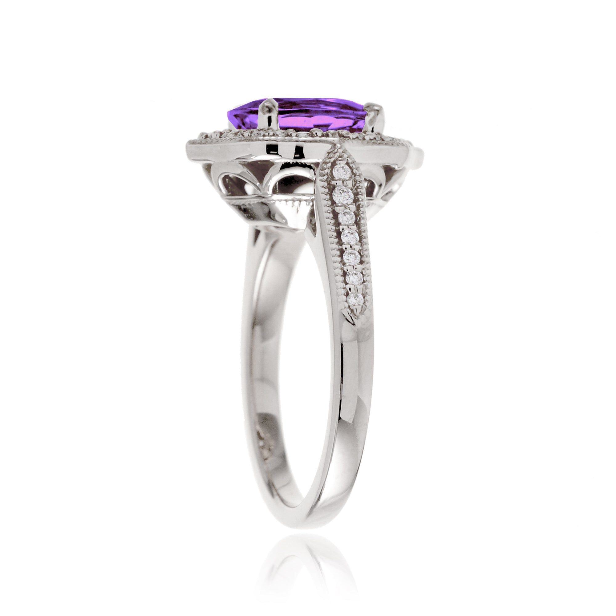 Elegant Oval Amethyst and Diamond Ring in White Gold