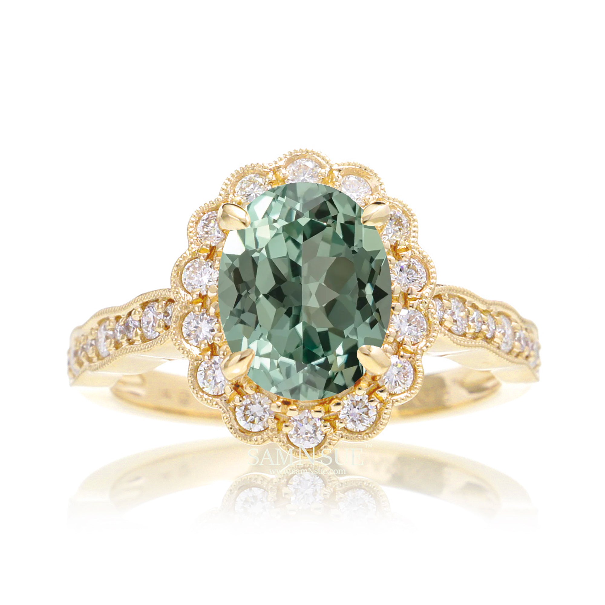 Oval green sapphire diamond scallop ring with vintage filigree yellow gold