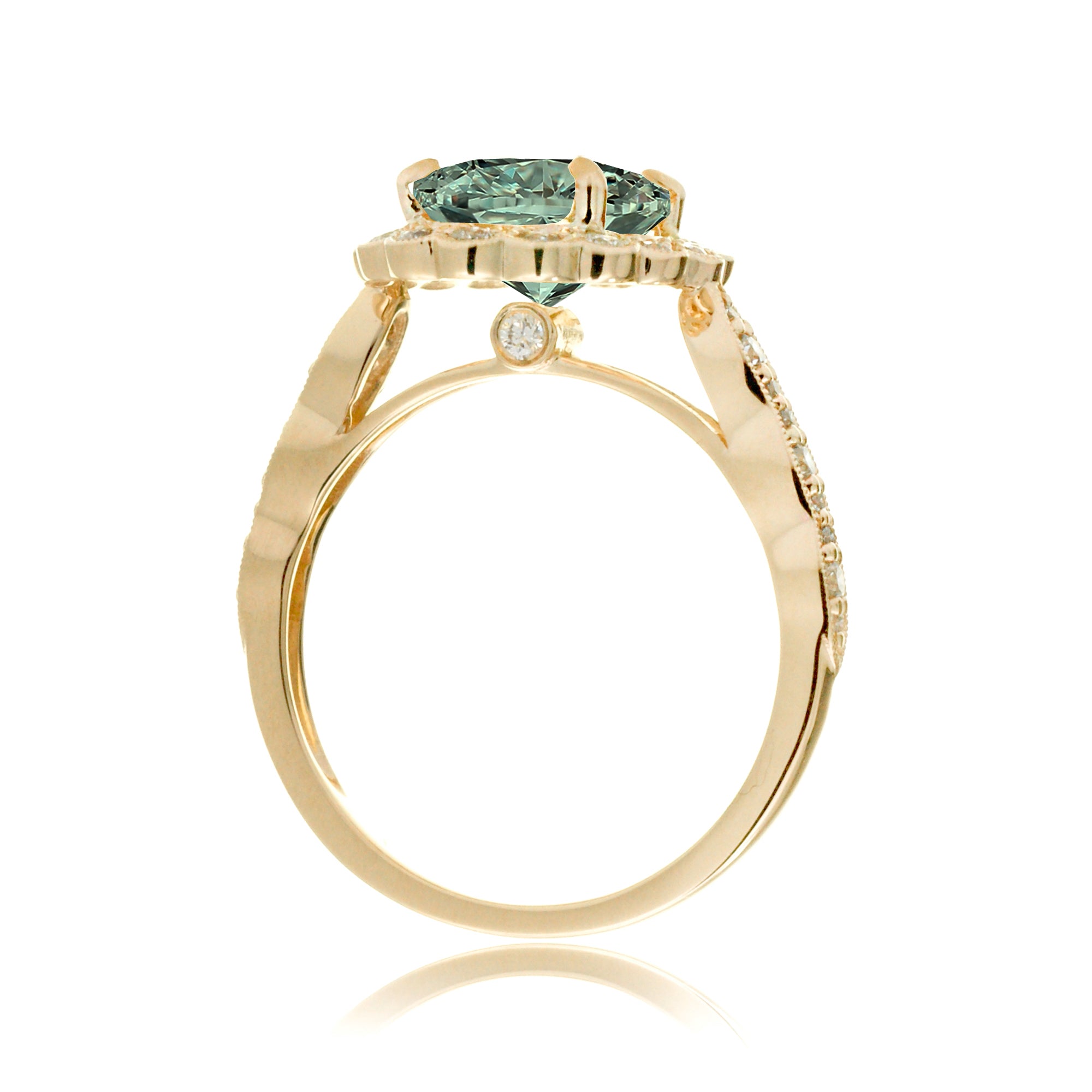 Oval green sapphire diamond scallop ring with vintage filigree yellow gold