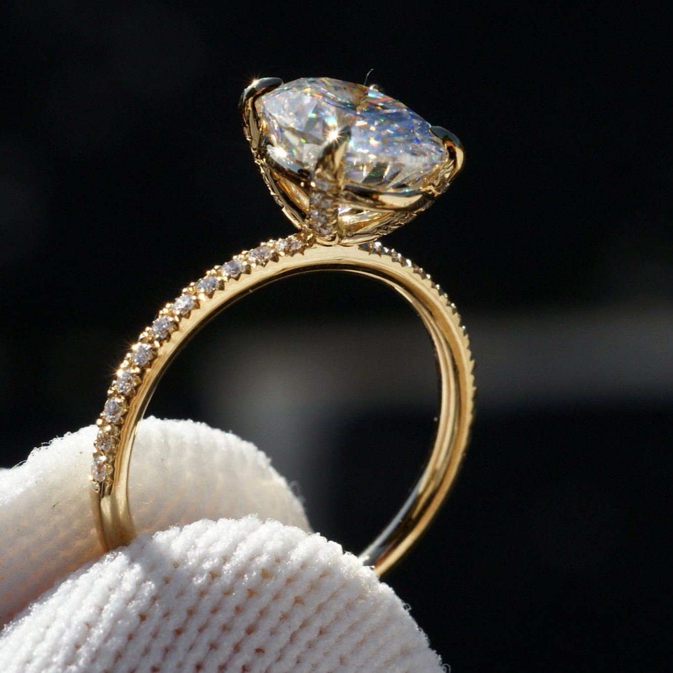 The Ava Oval Cut Moissanite 10x7mm Ring 18k Yellow Gold