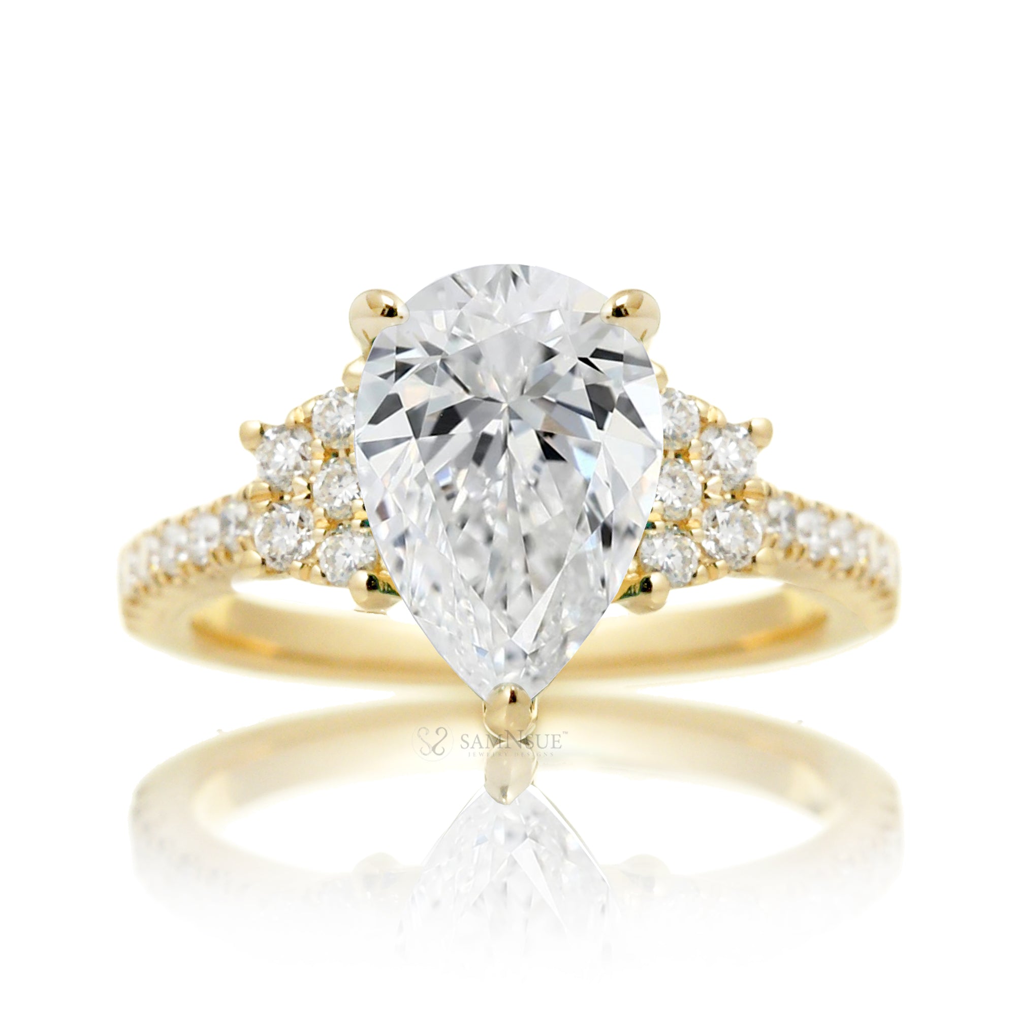 The Taylor Pear Diamond Ring (Lab-Grown)