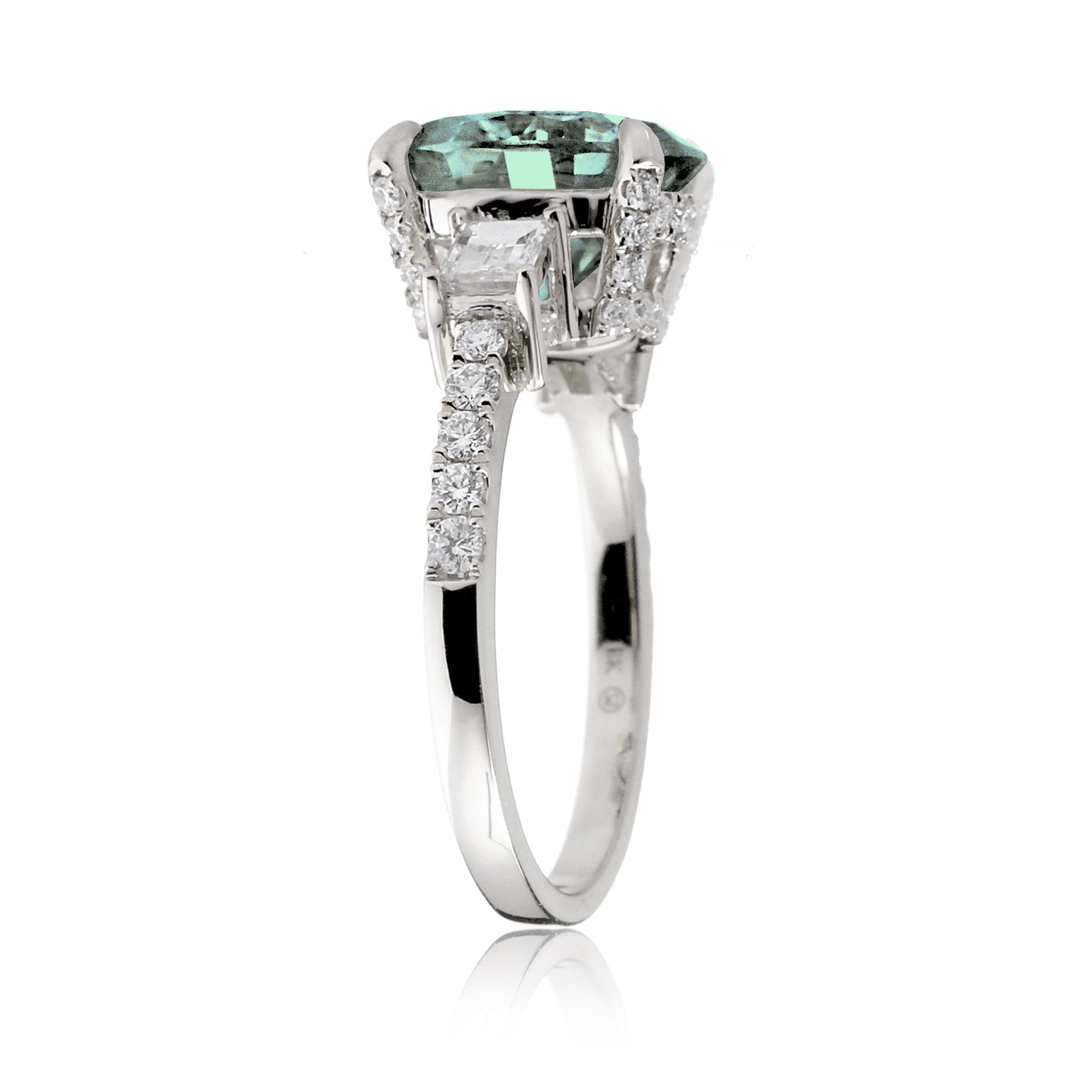 The Rey Round Green Sapphire Ring (Lab-Grown)