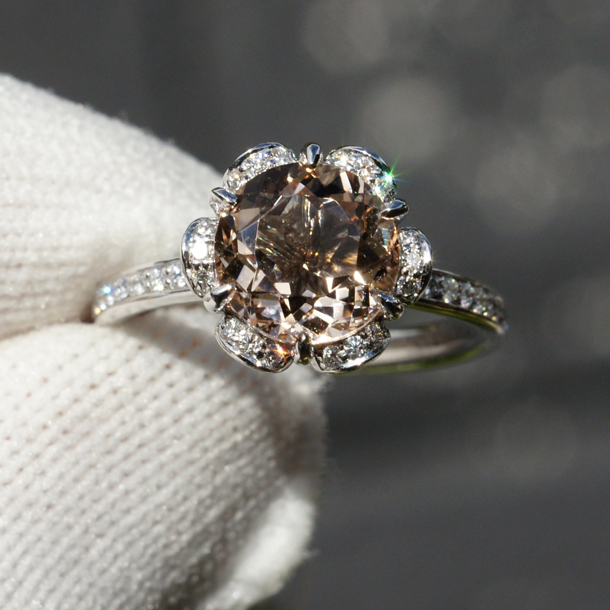The Anemone Round Morganite Ring 8mm Platinum