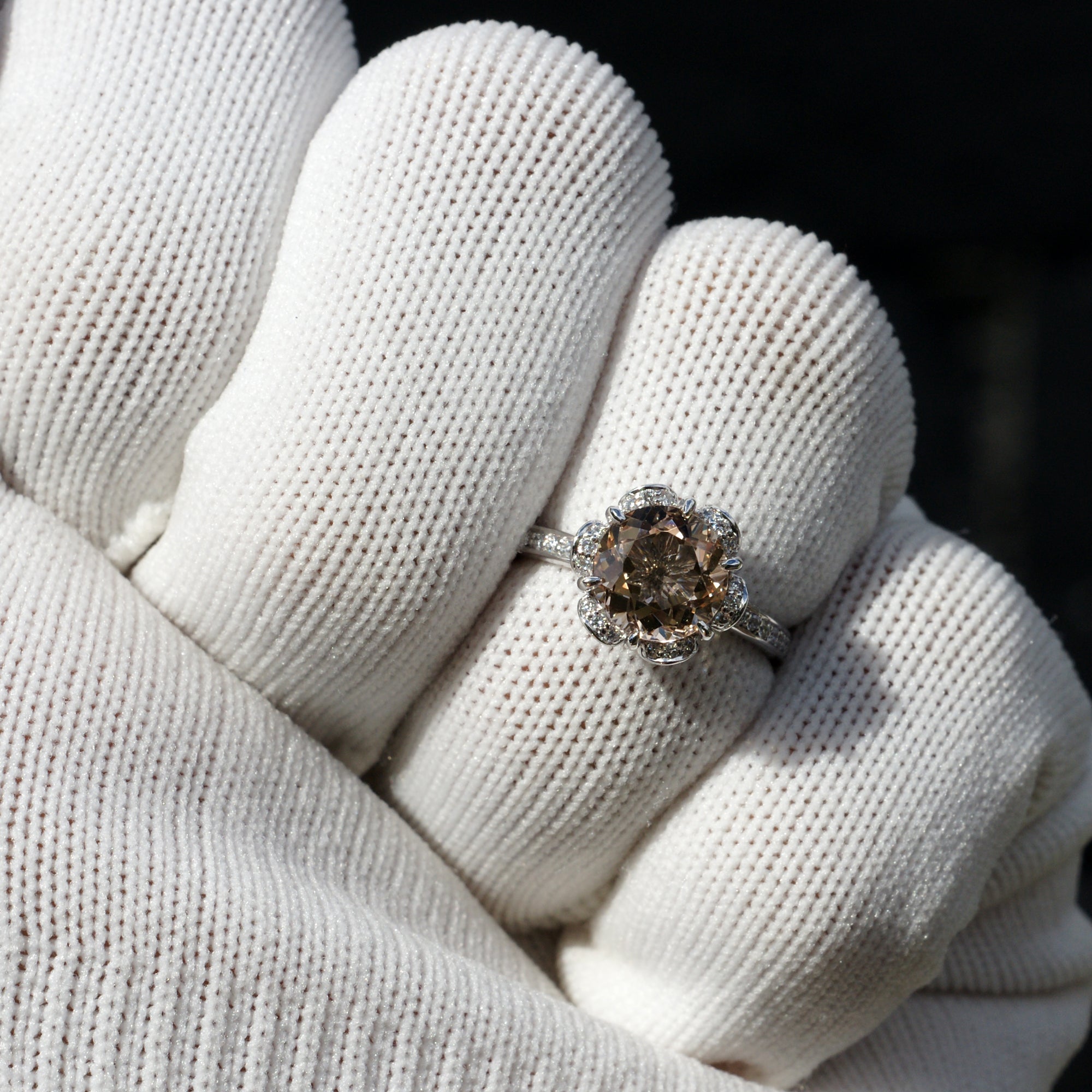 The Anemone Round Morganite Ring 8mm Platinum