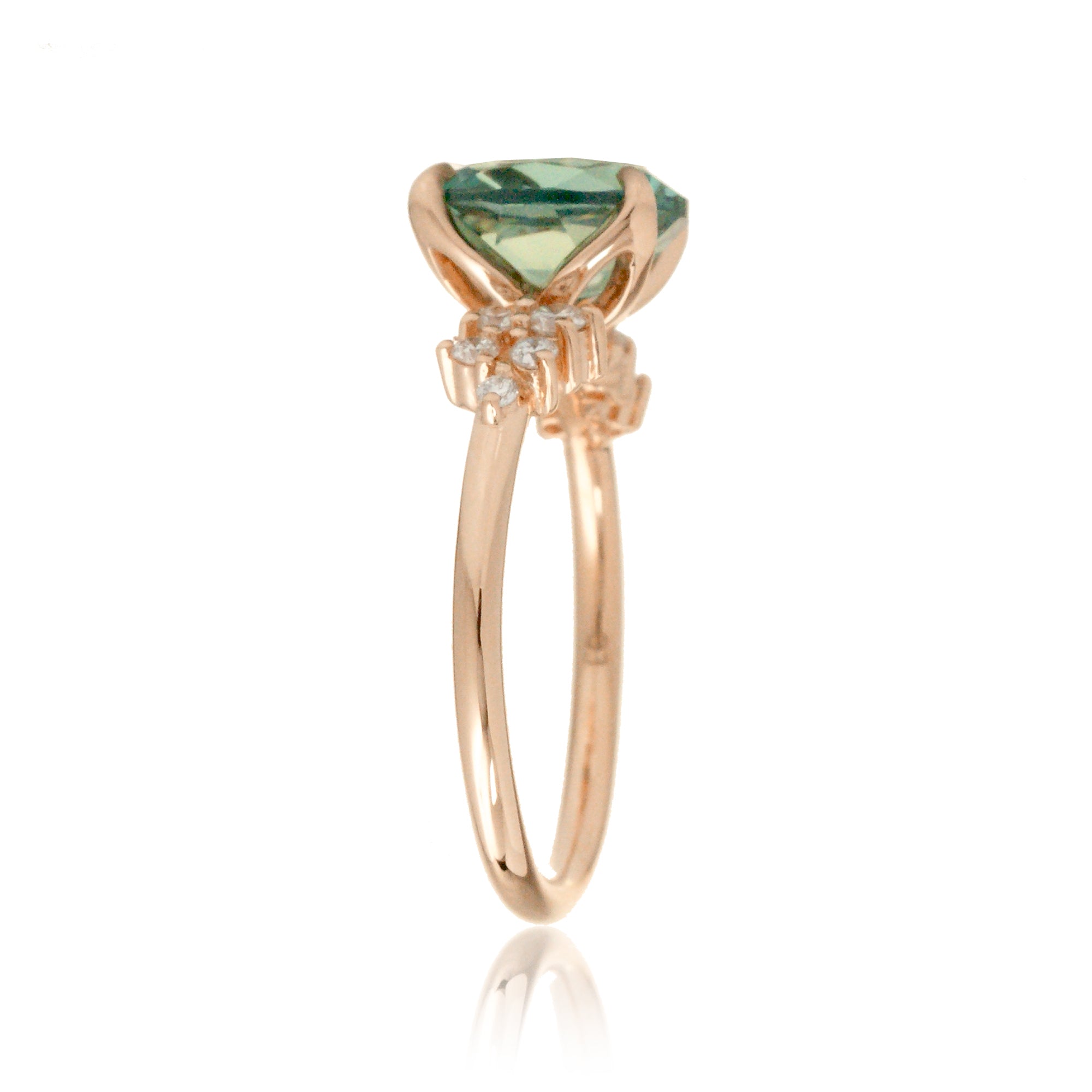 The Stella Oval Cut Green Sapphire Ring (Lab-Grown)