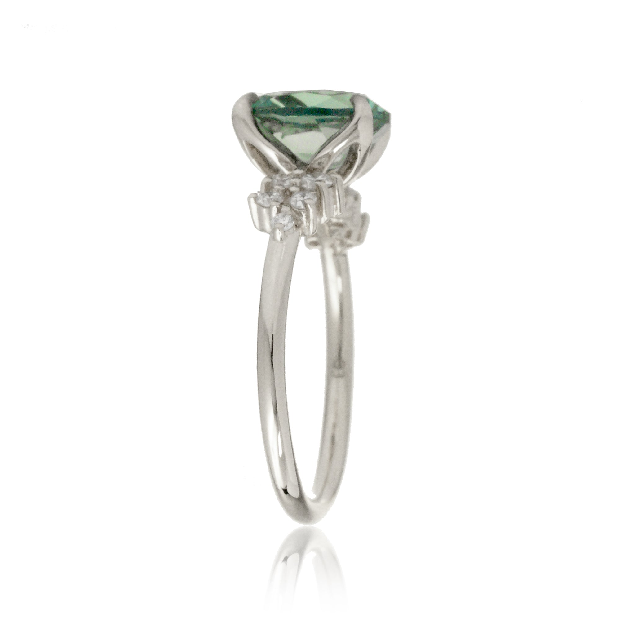 The Stella Oval Cut Green Sapphire Ring (Lab-Grown)