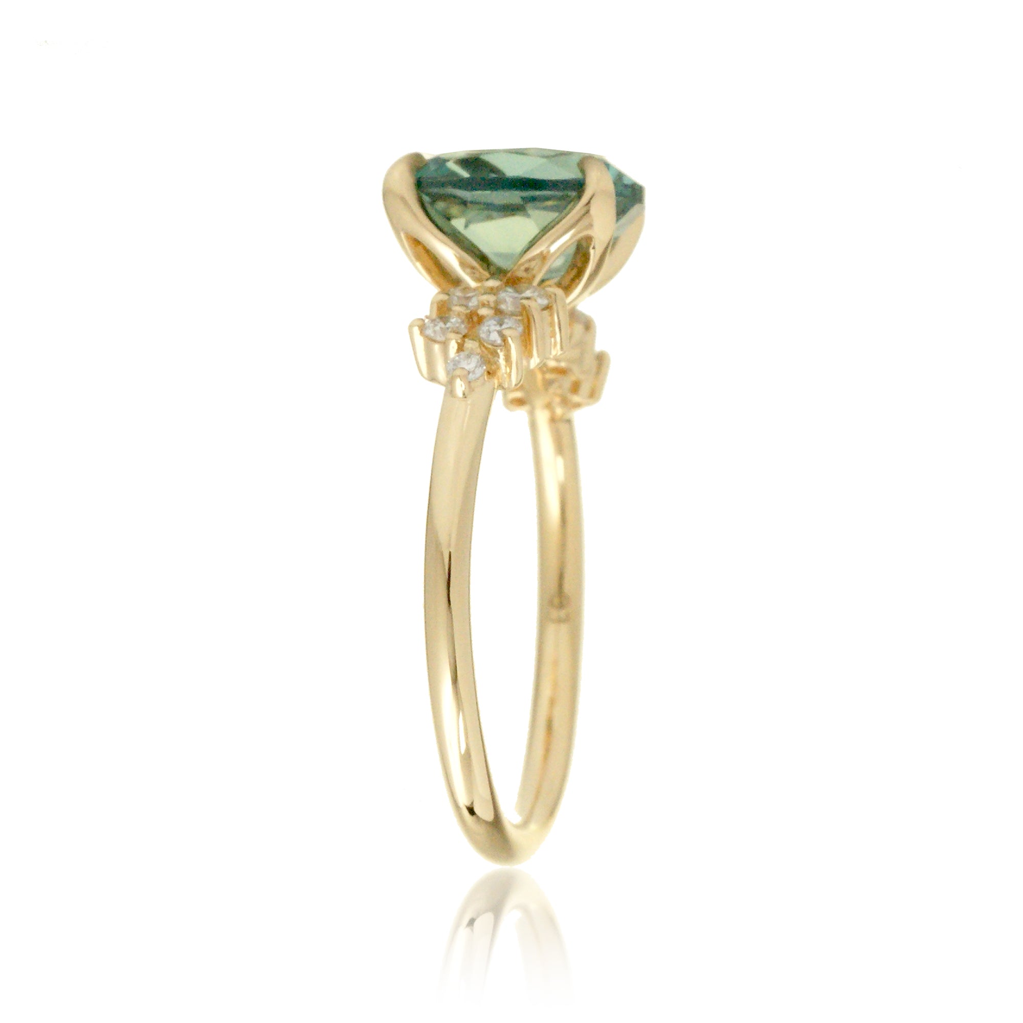 The Stella Oval Cut Green Sapphire Ring (Lab-Grown)
