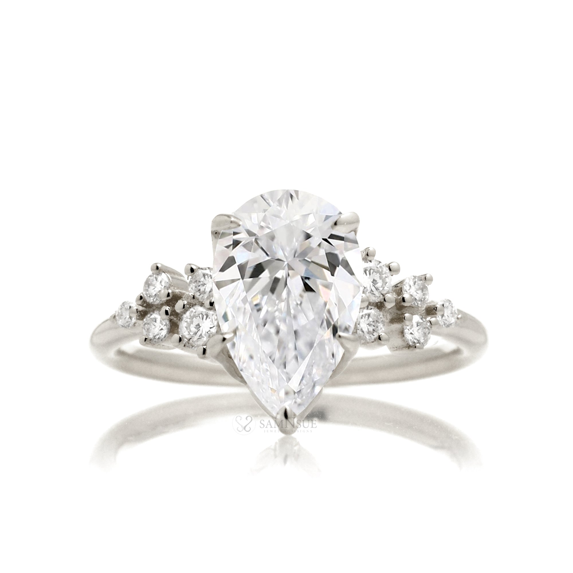 The Stella Pear Cut Diamond Ring (Lab-Grown)