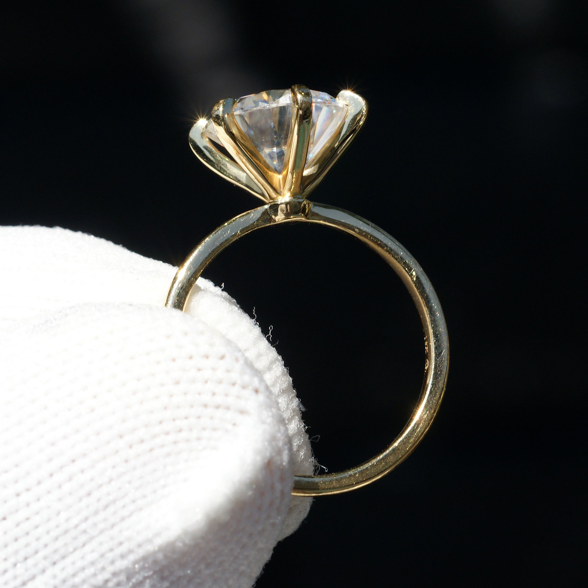 The Adeline Round Moissanite 9mm 18k yellow gold