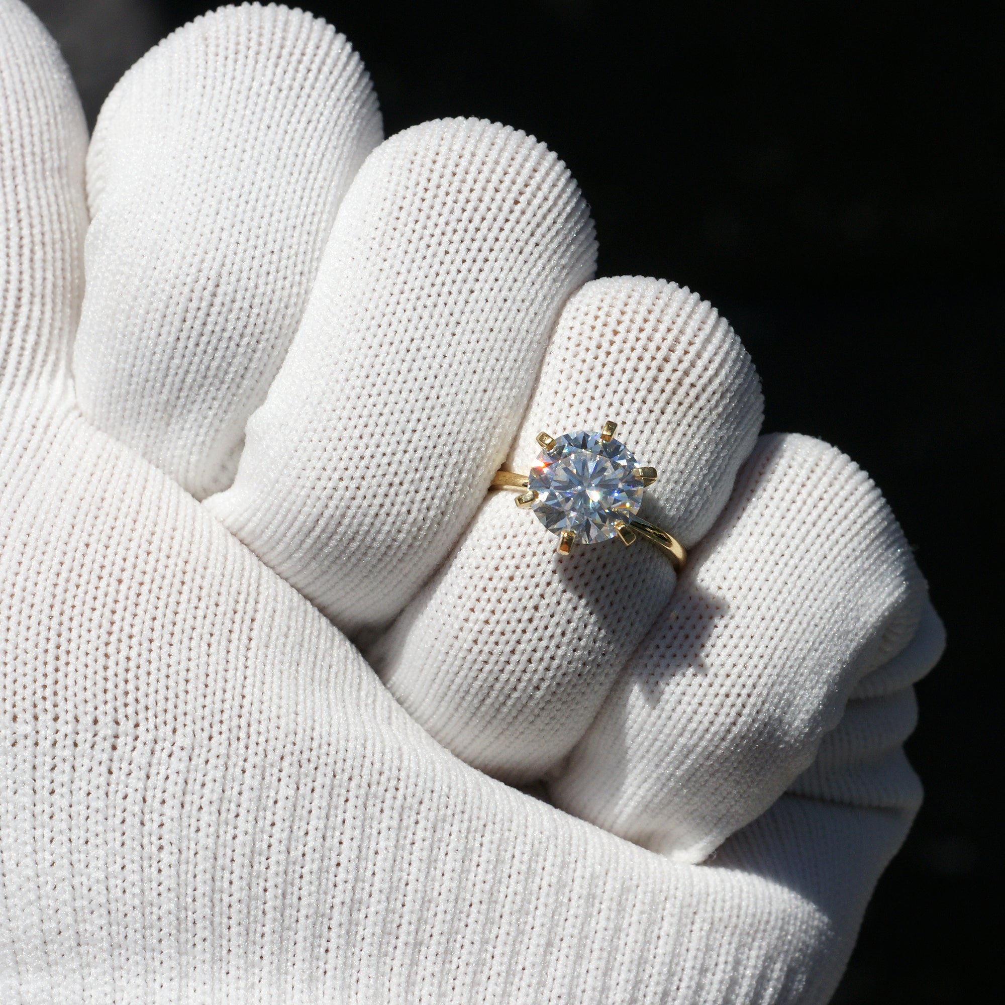 The Adeline Round Moissanite 9mm 18k yellow gold