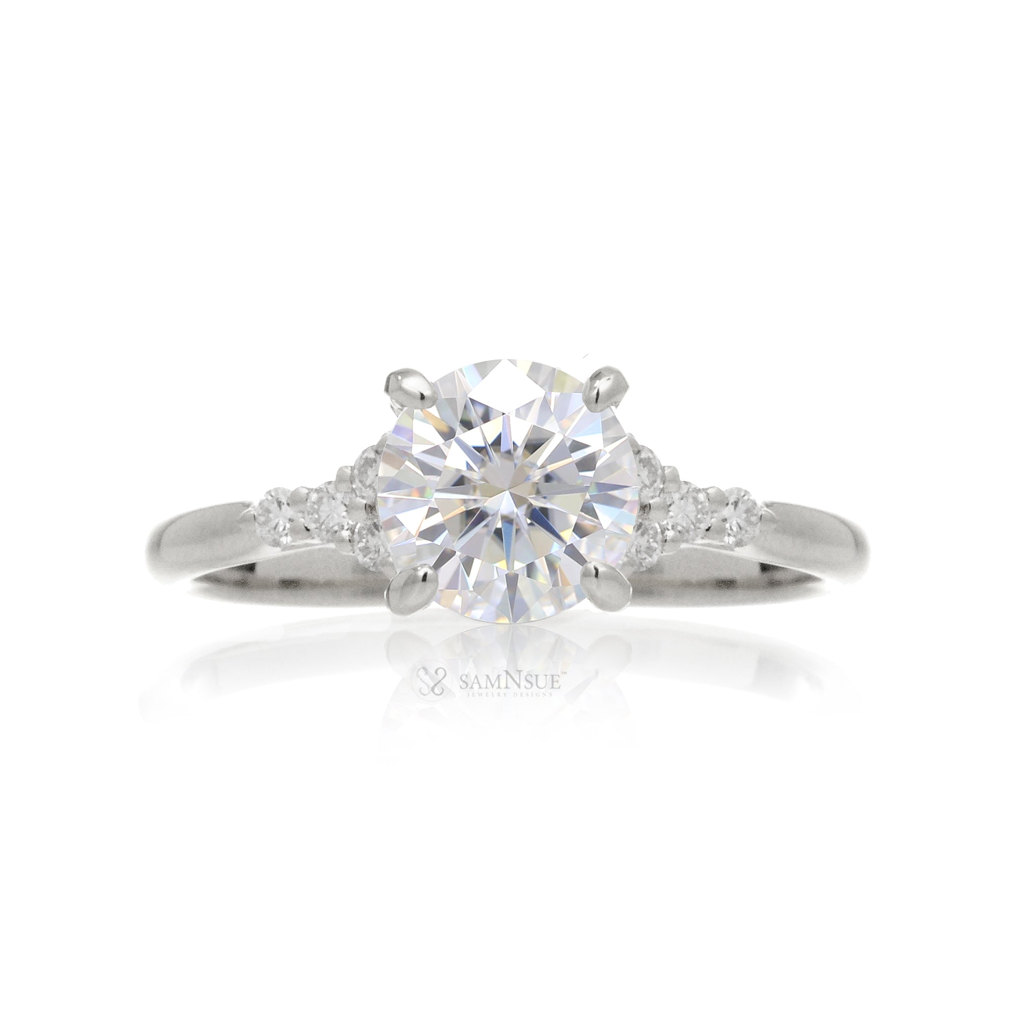 The Chloe Round Cut Moissanite Ring (Lab-Grown)