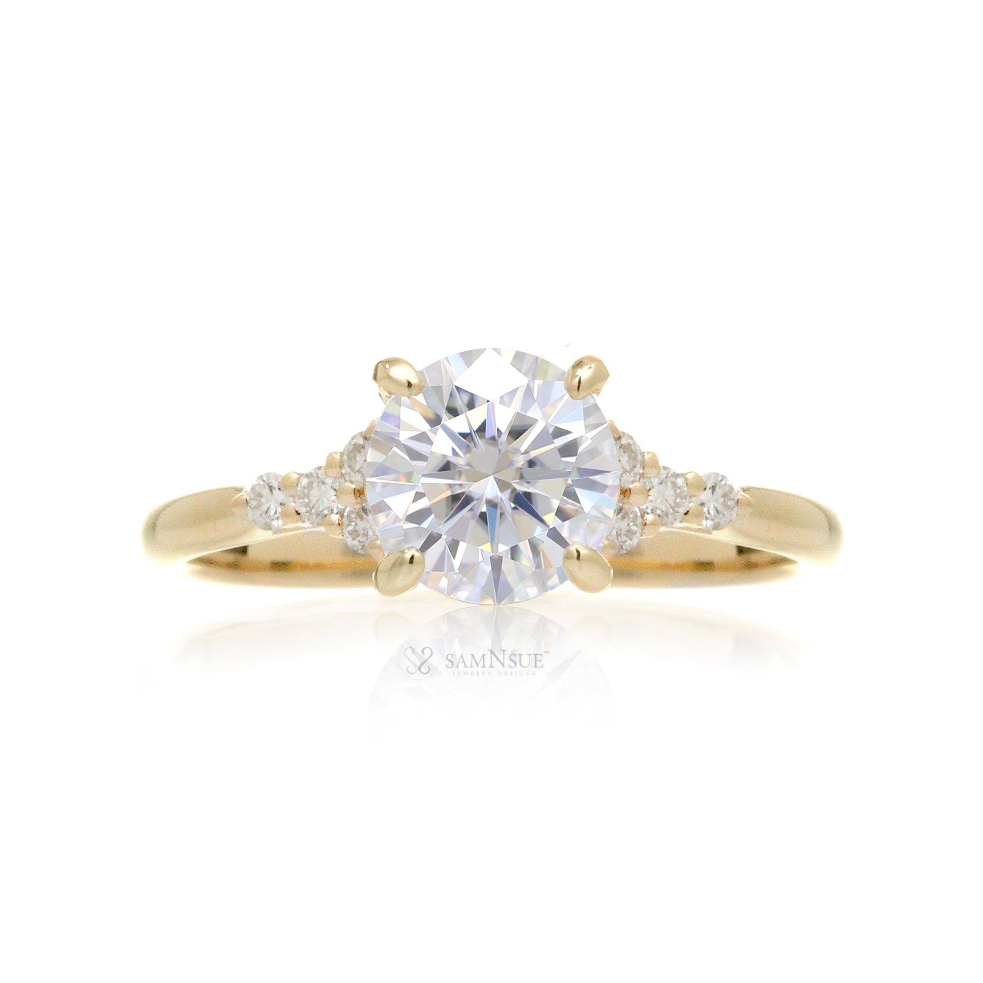 The Chloe Round Cut Moissanite Ring (Lab-Grown)