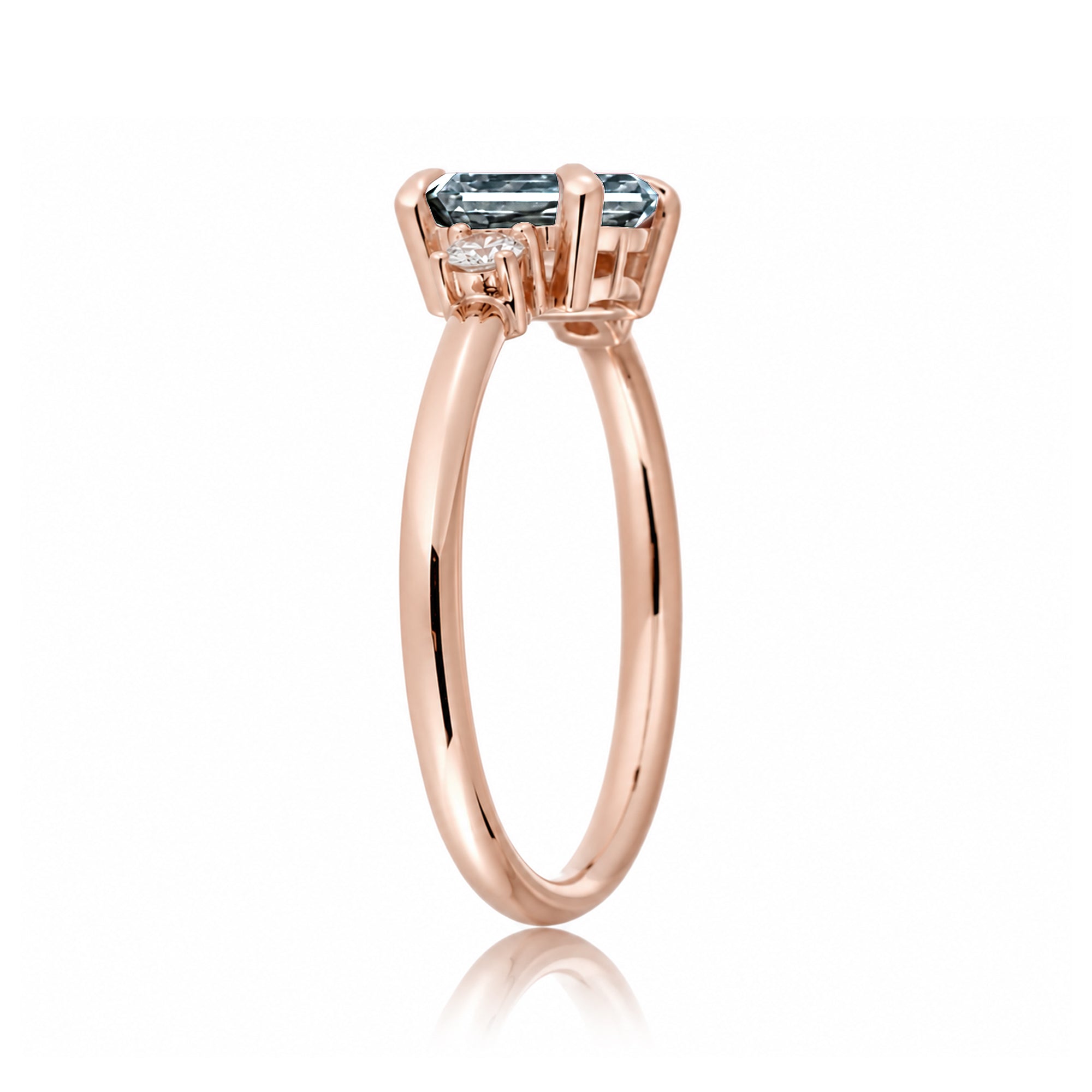 Aquamarine three stone east-west ring the Lena rose gold