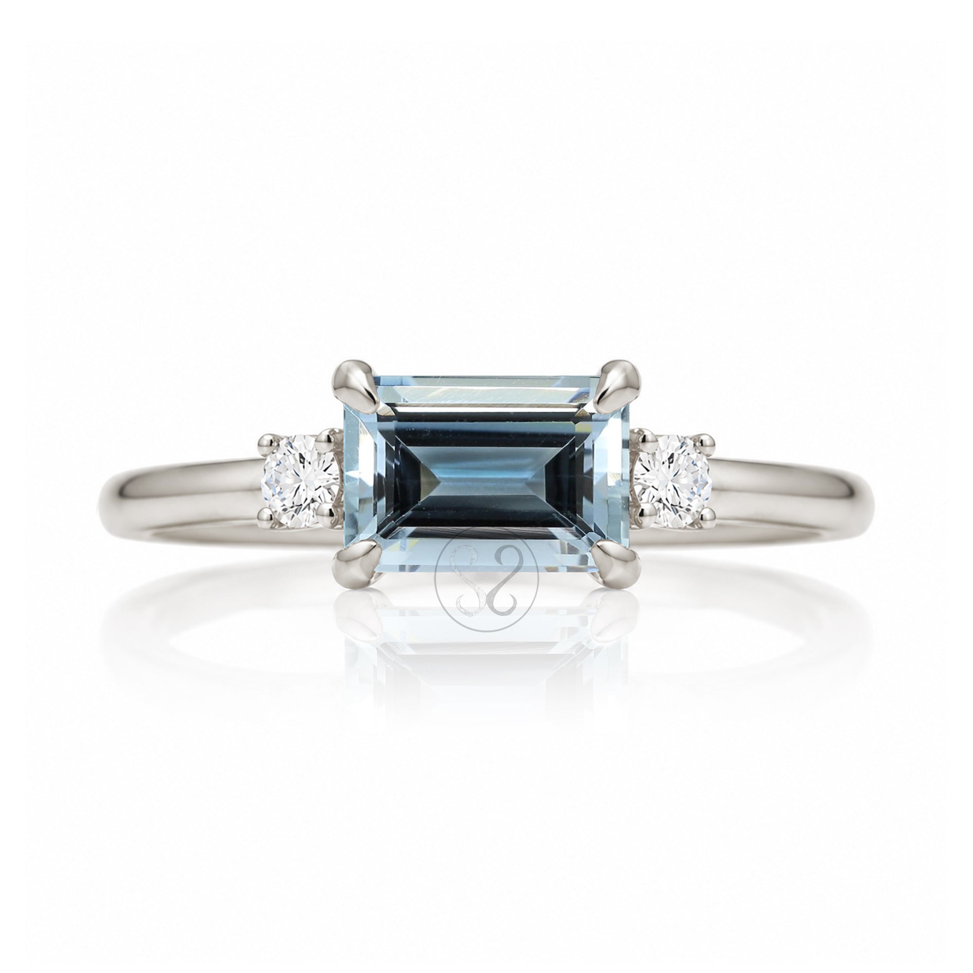 Aquamarine three stone east-west ring the Lena white gold