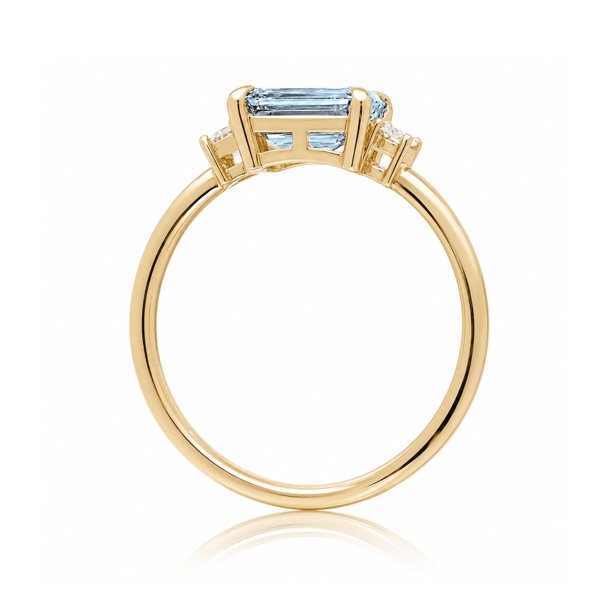 Aquamarine three stone east-west ring the Lena yellow gold