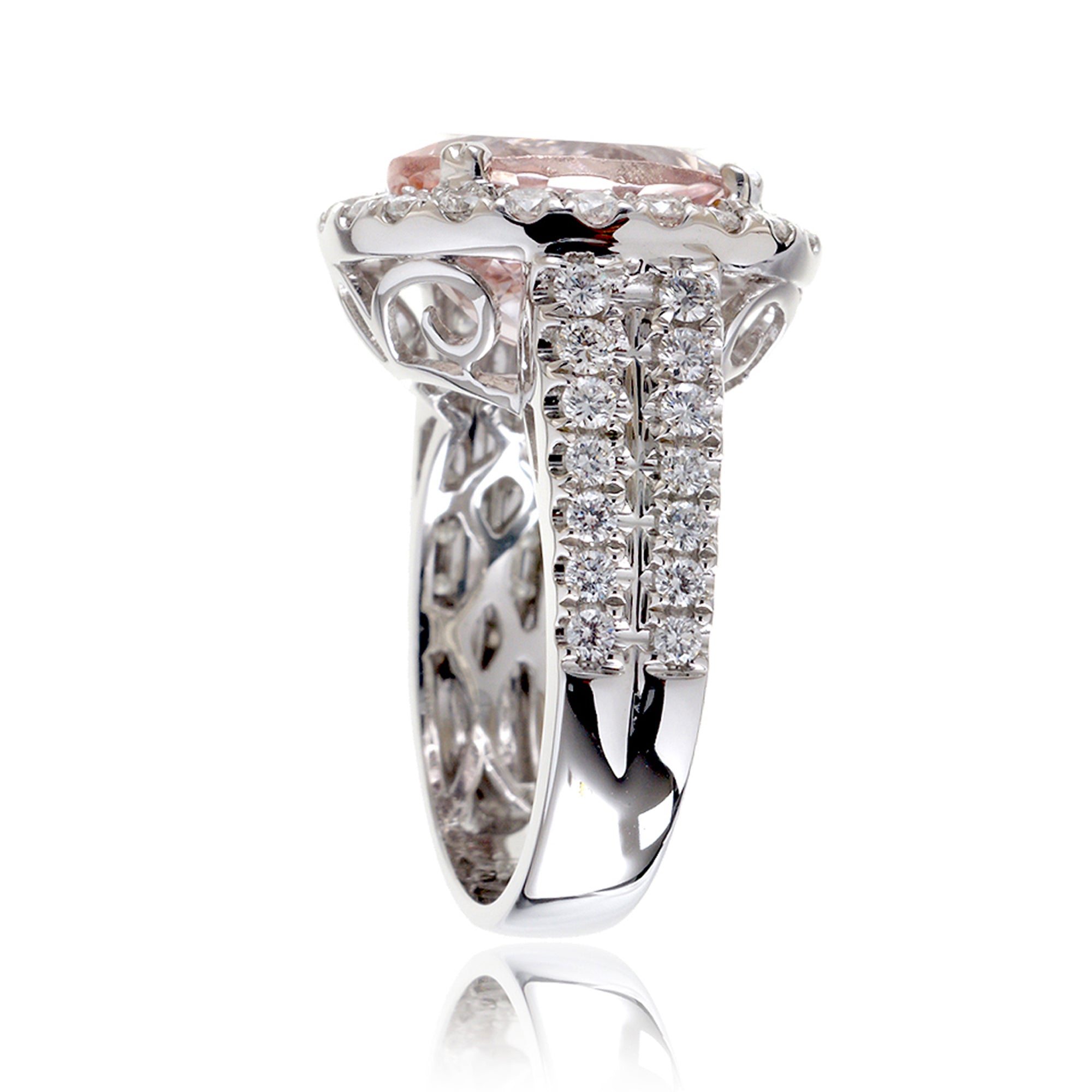 The Lydia Oval Cut Morganite Ring