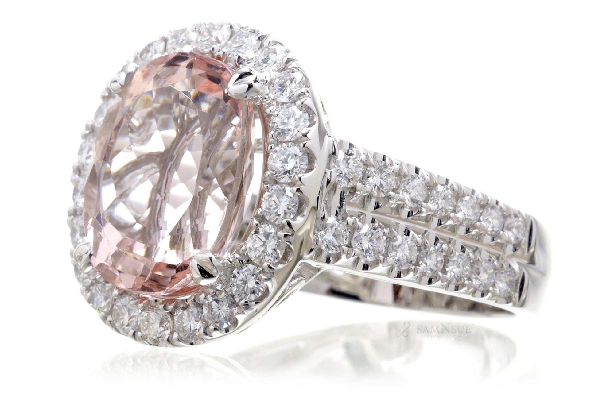 The Lydia Oval Morganite Ring