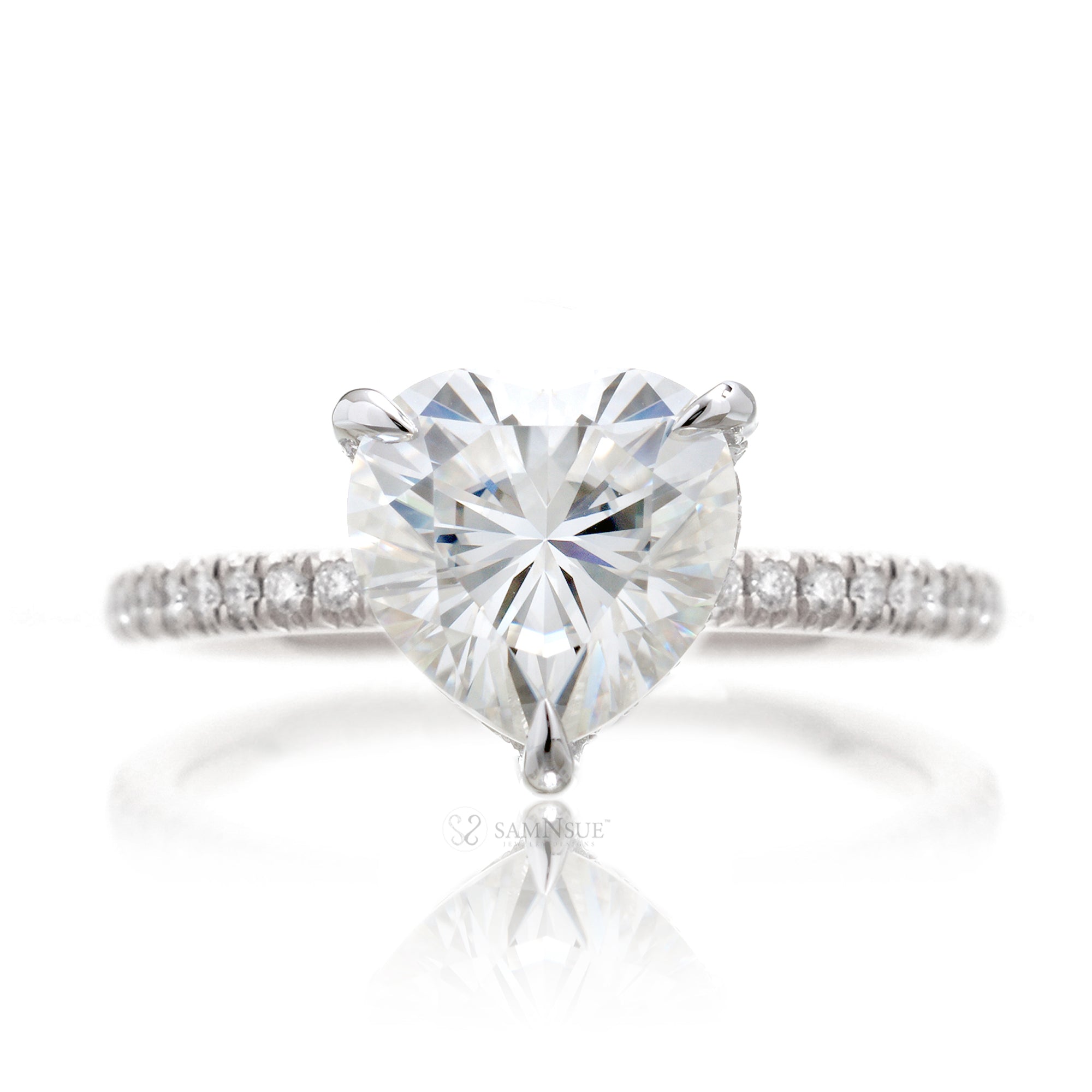 The Ava Heart Moissanite